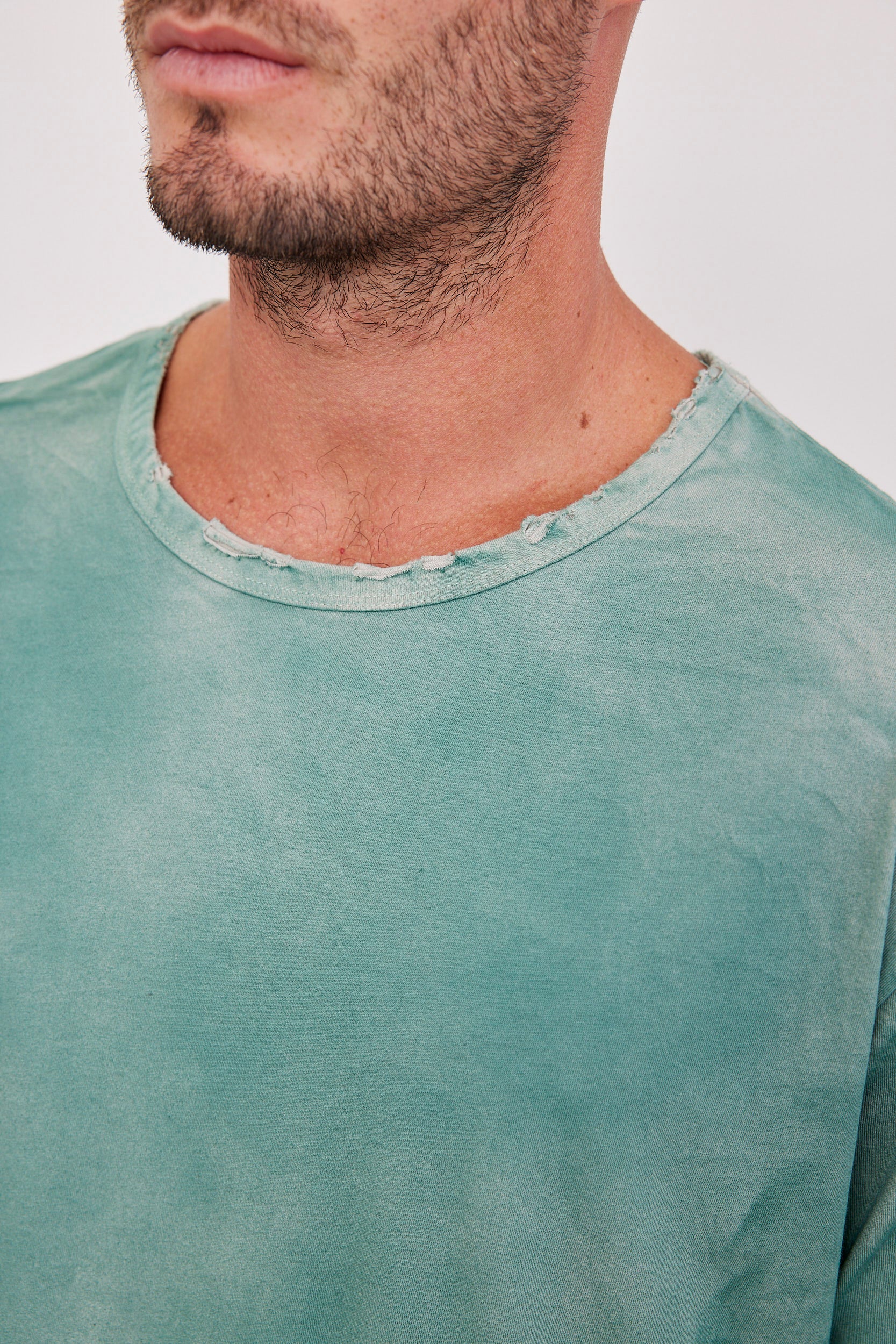 חולצת ווש קצרה עם גימור פרום