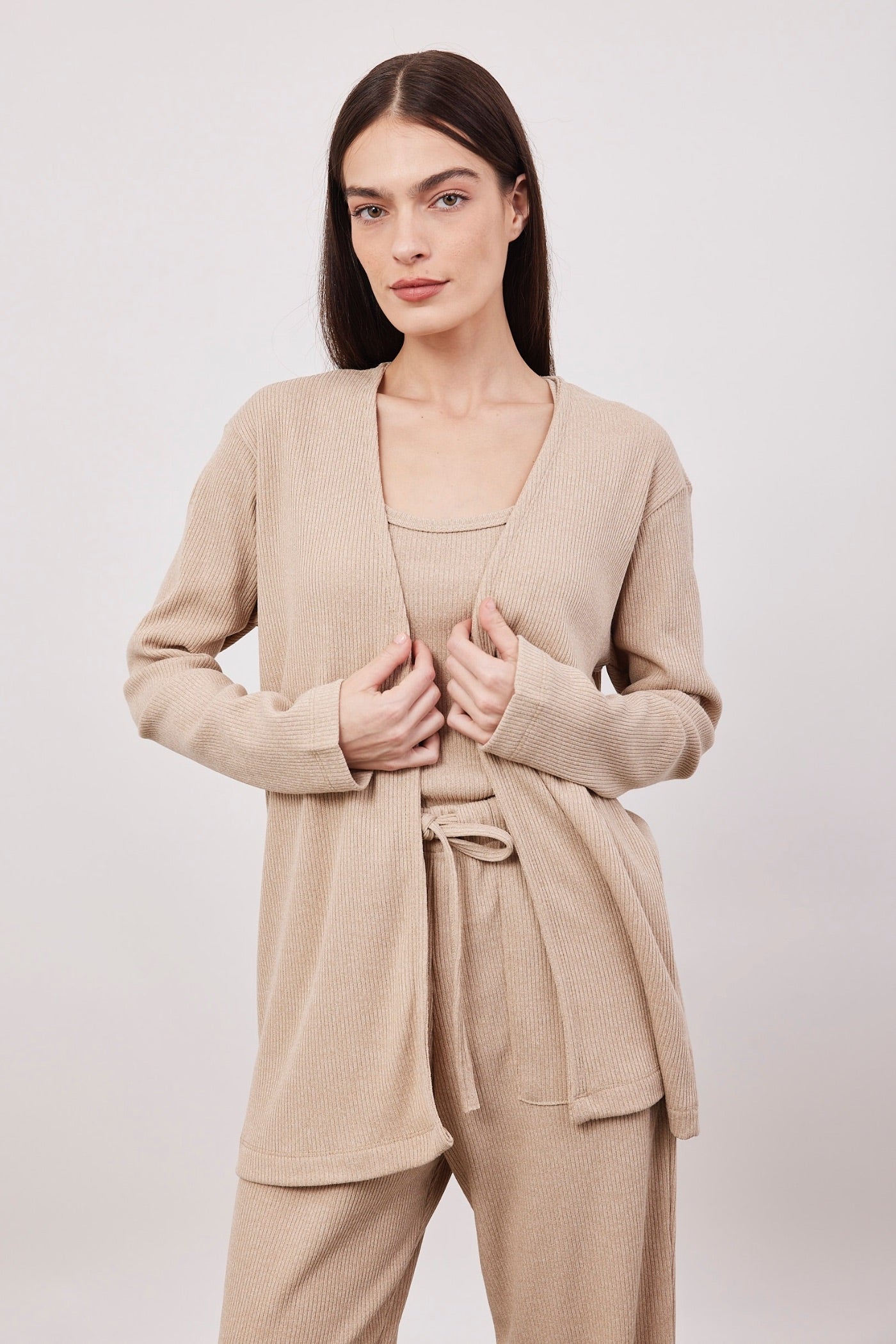 עליונית מבד סריג