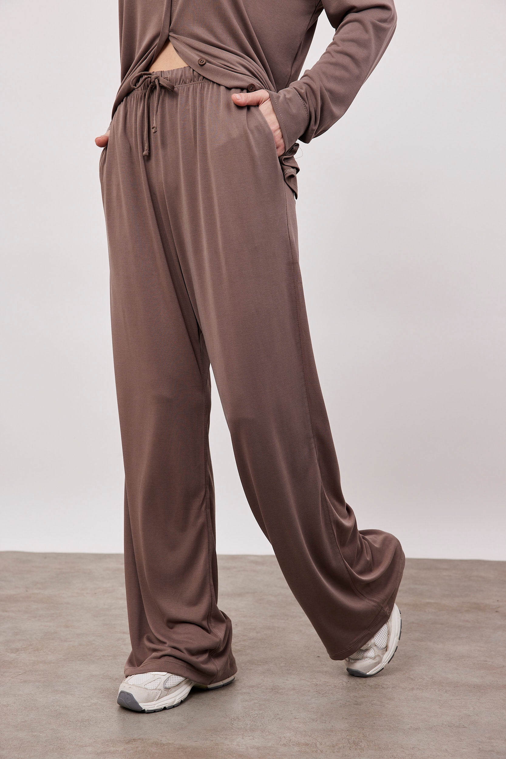 מכנסיים ארוכים בד מודל