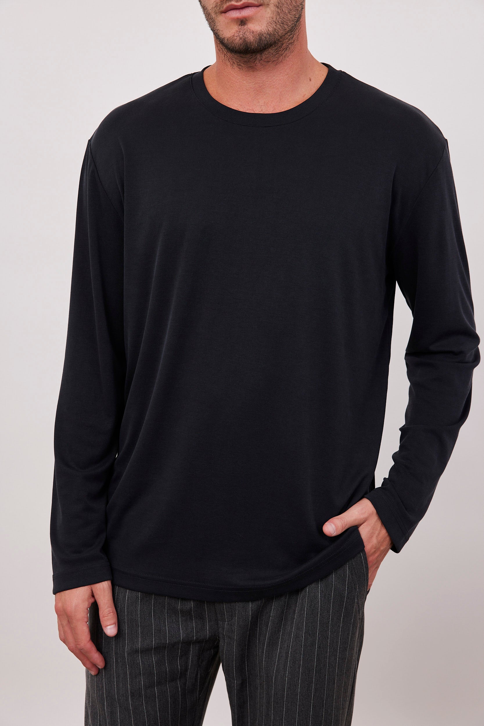 חולצת מודל ארוכה