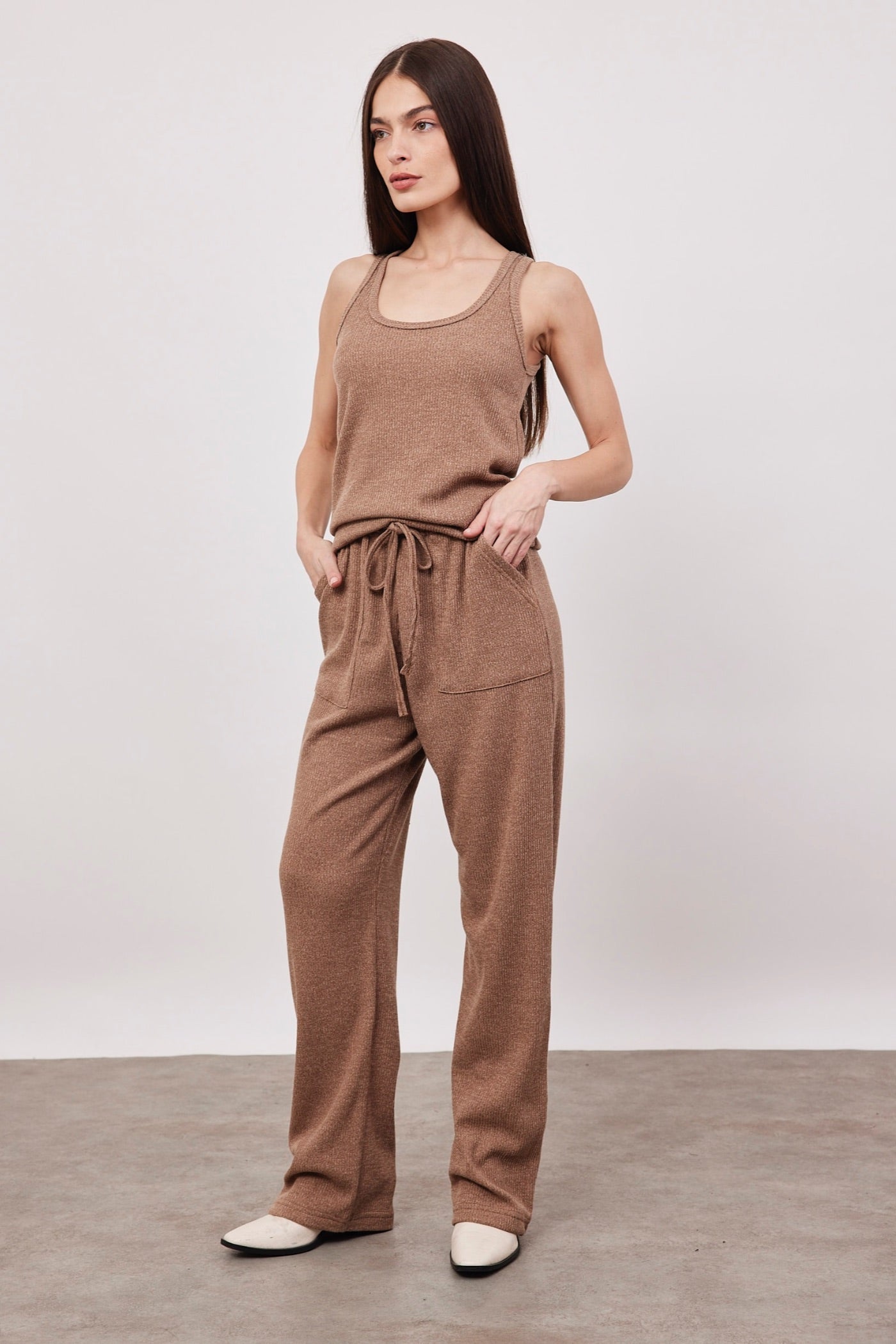 מכנסי סריג עם גומי במותן