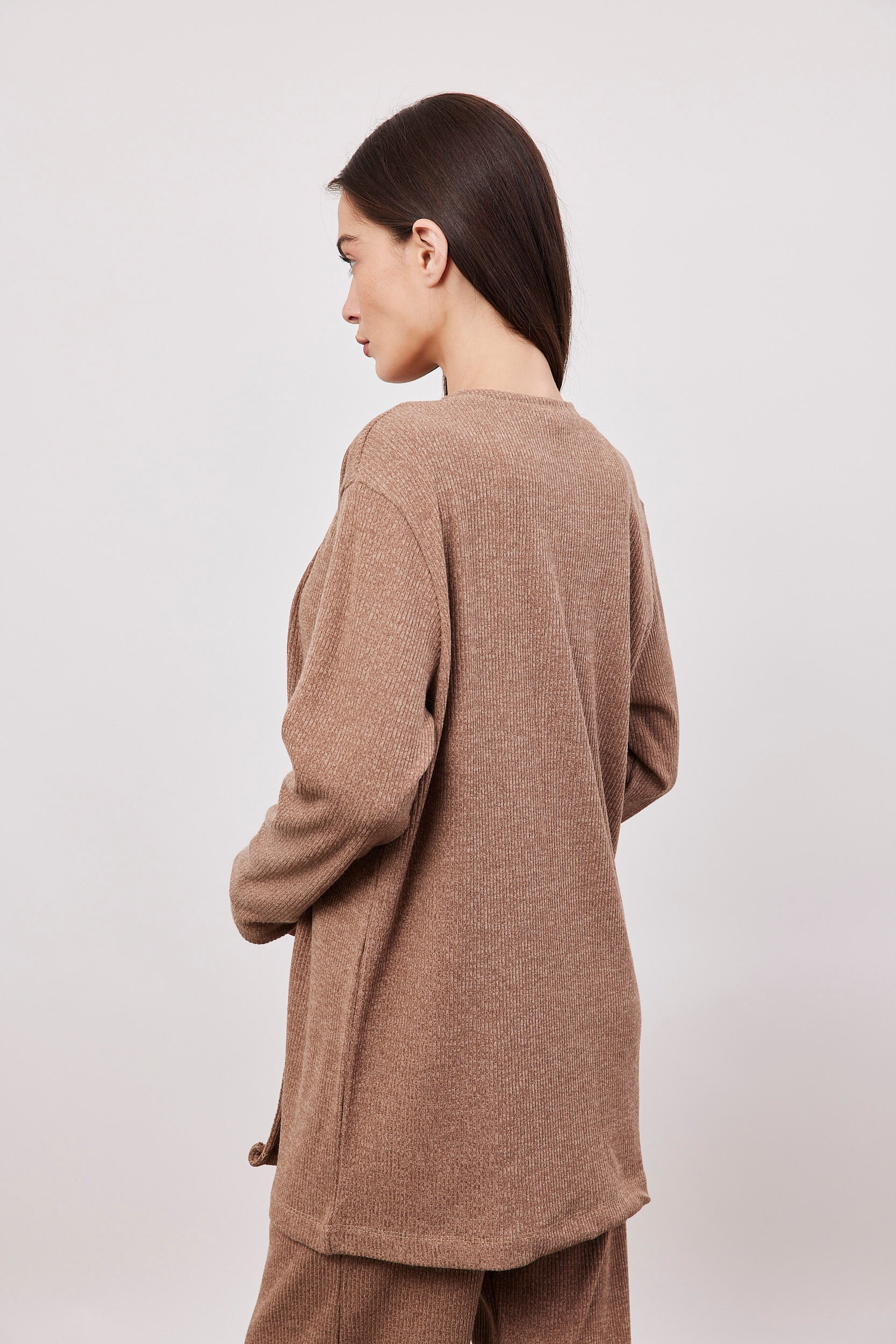 עליונית מבד סריג