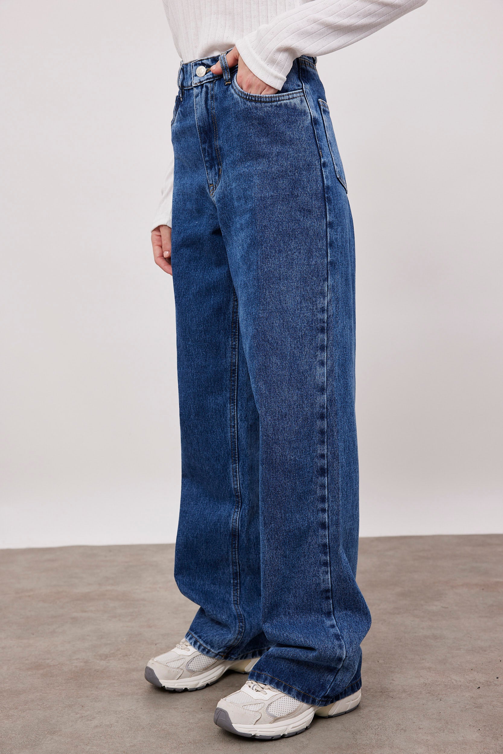 ג׳ינס בסיומת מתרחבת