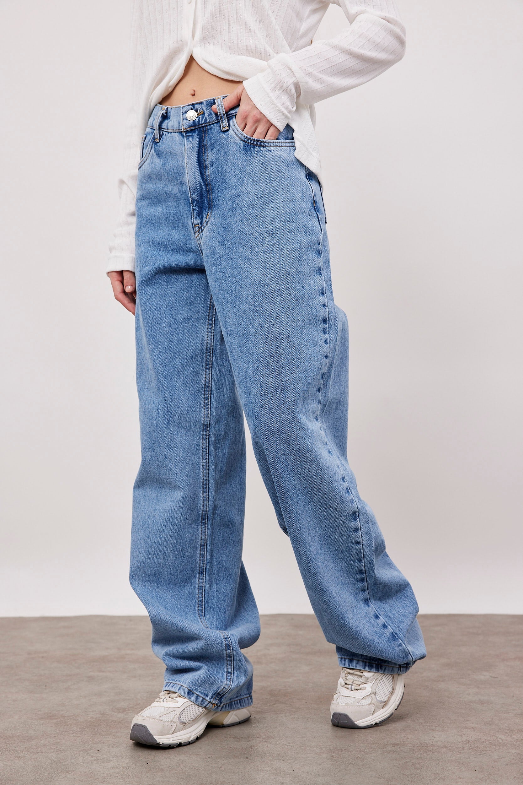 ג׳ינס בסיומת מתרחבת