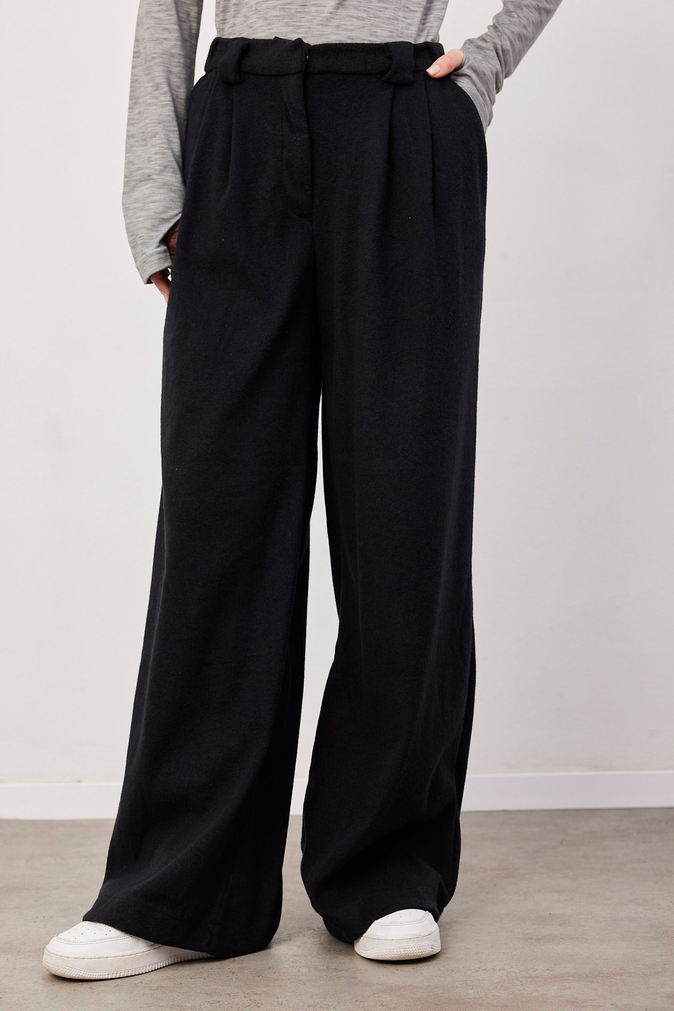 מכנסיים בגזרת אוברסייז עם גומי - ITAY BRANDS