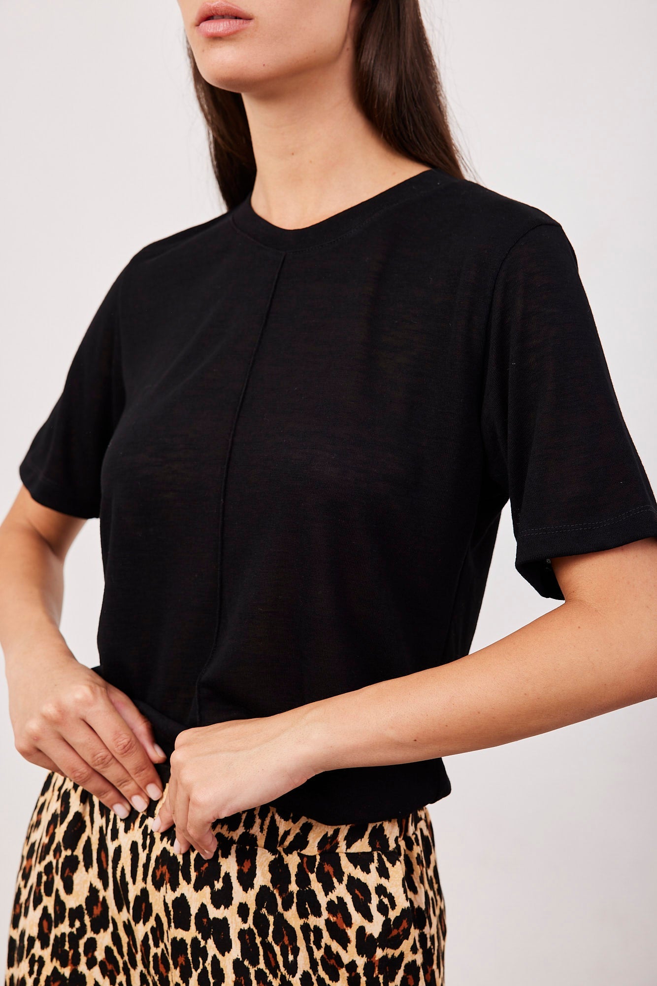 טי-שרט עם תיפור קדמי - ITAY BRANDS