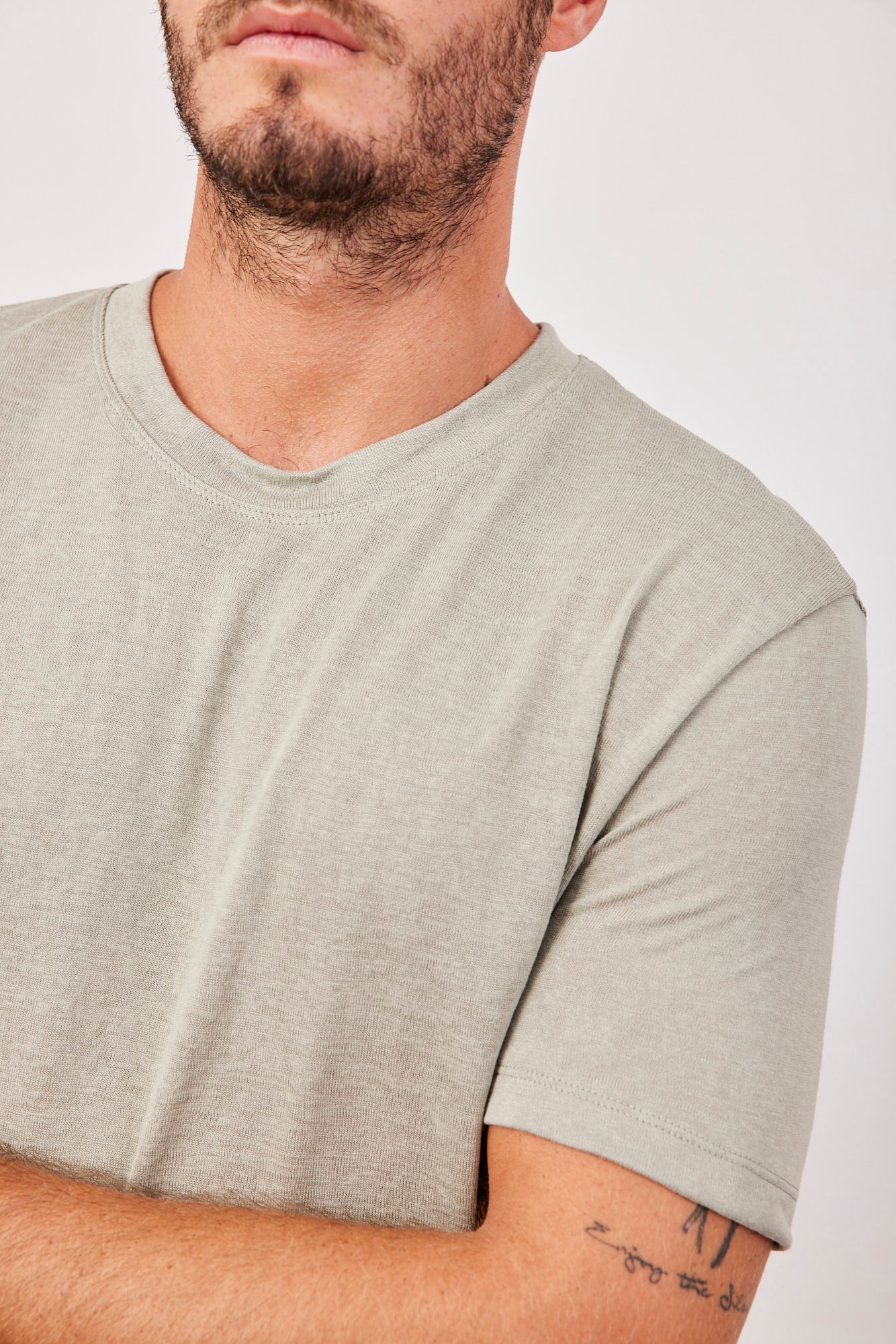 טי-שרט במראה פשתן - ITAY BRANDS