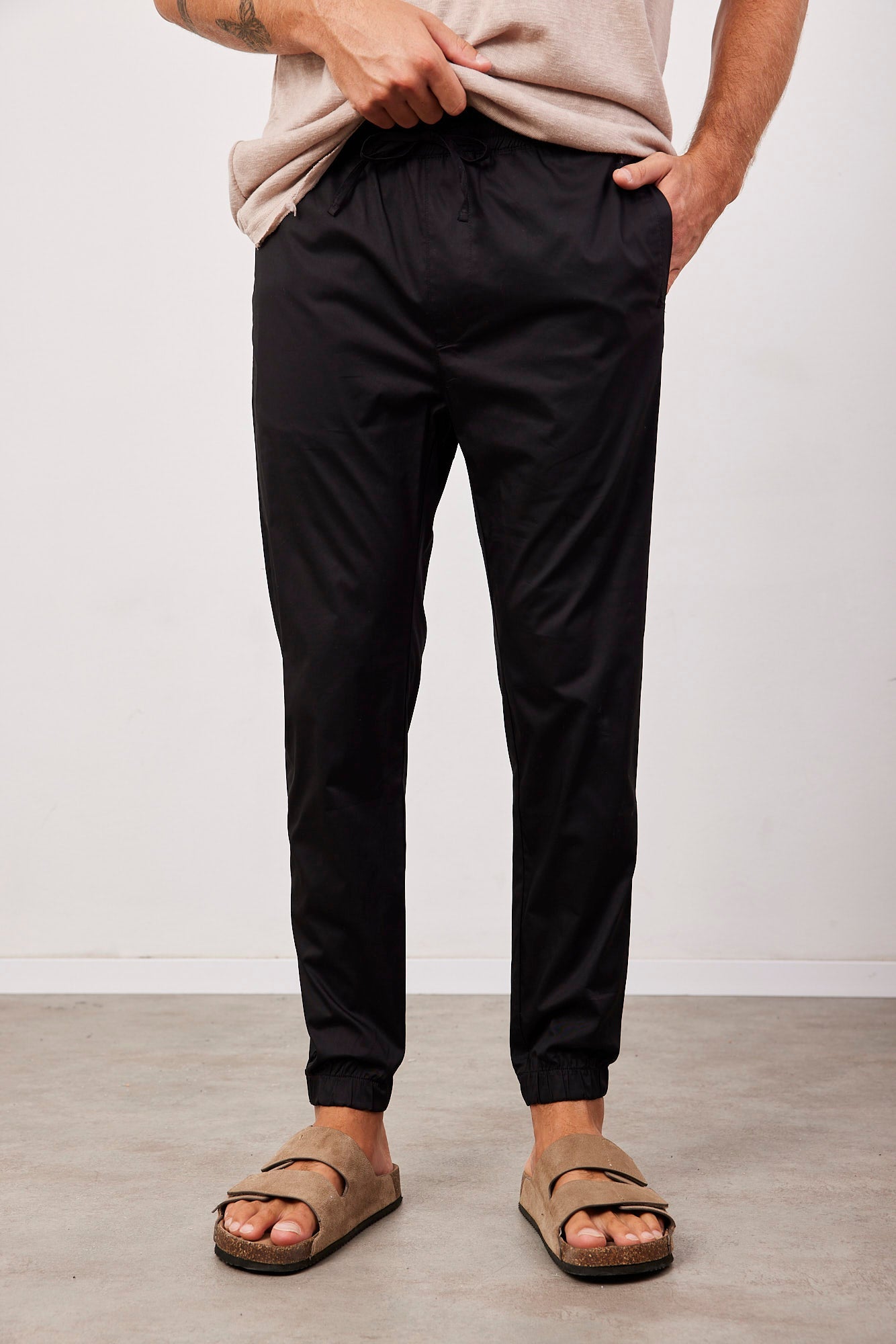 מכנסיים עם סיומת גומי - ITAY BRANDS