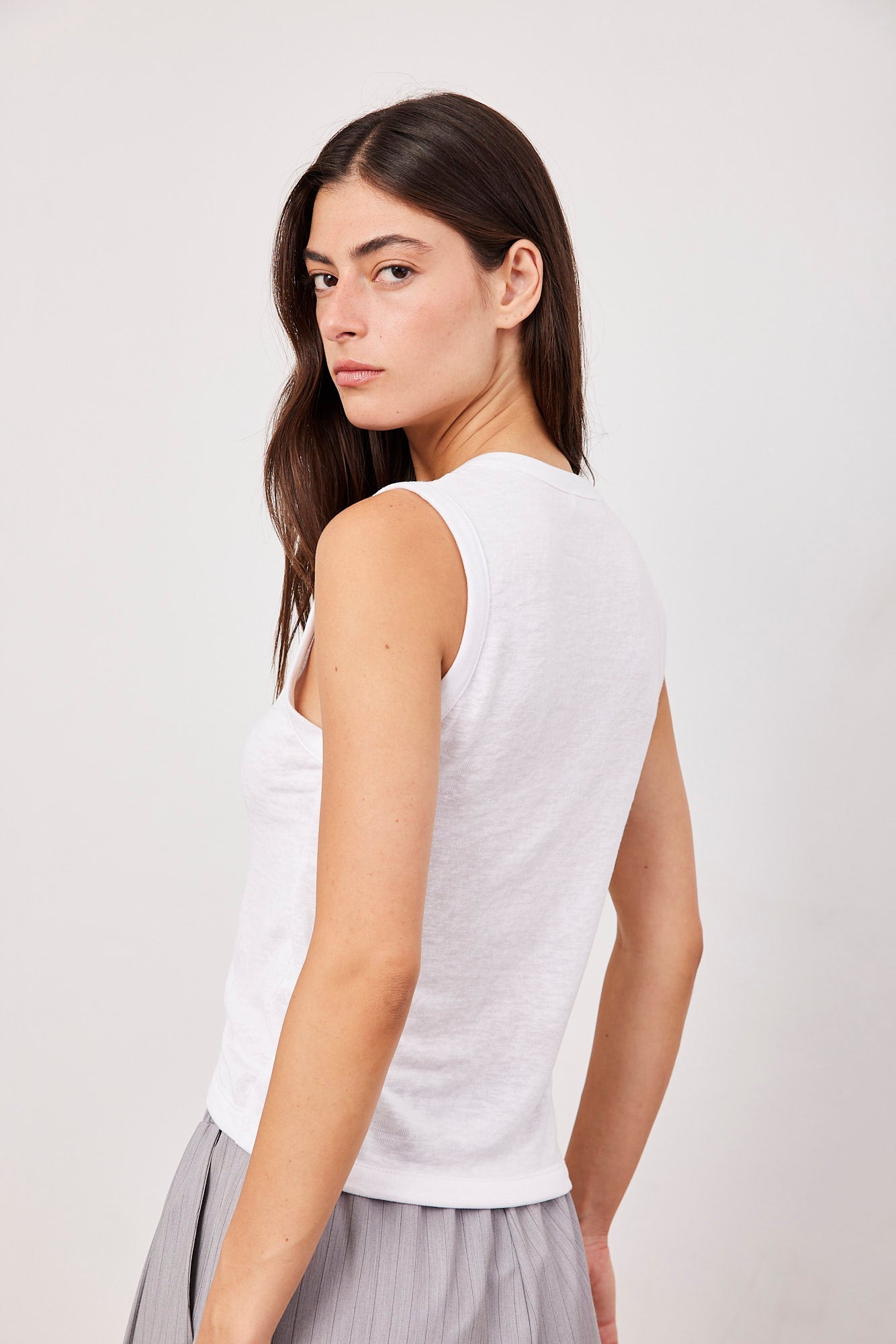 גופיית וסט במראה פשתן - ITAY BRANDS