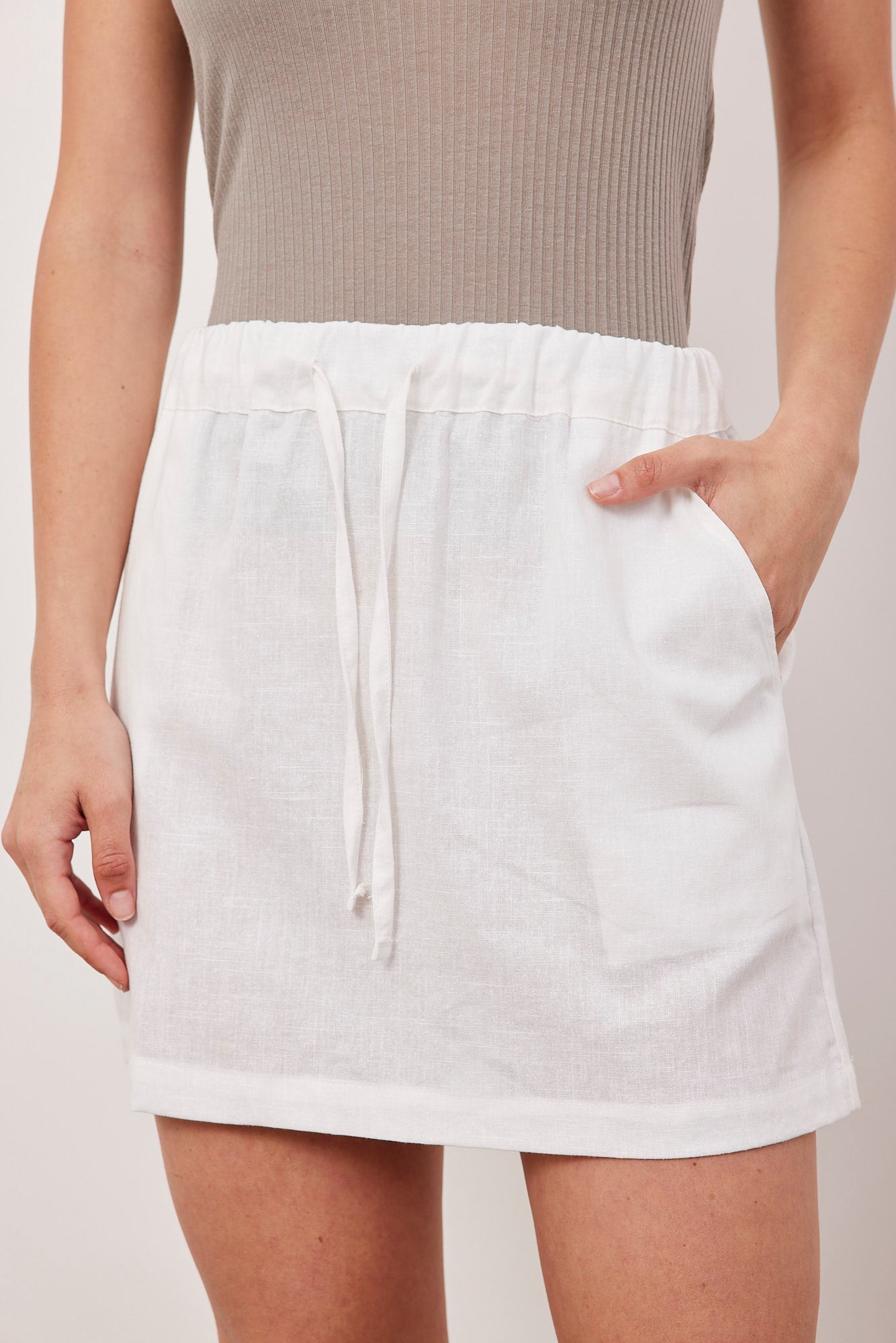 חצאית פשתן קצרה - ITAY BRANDS