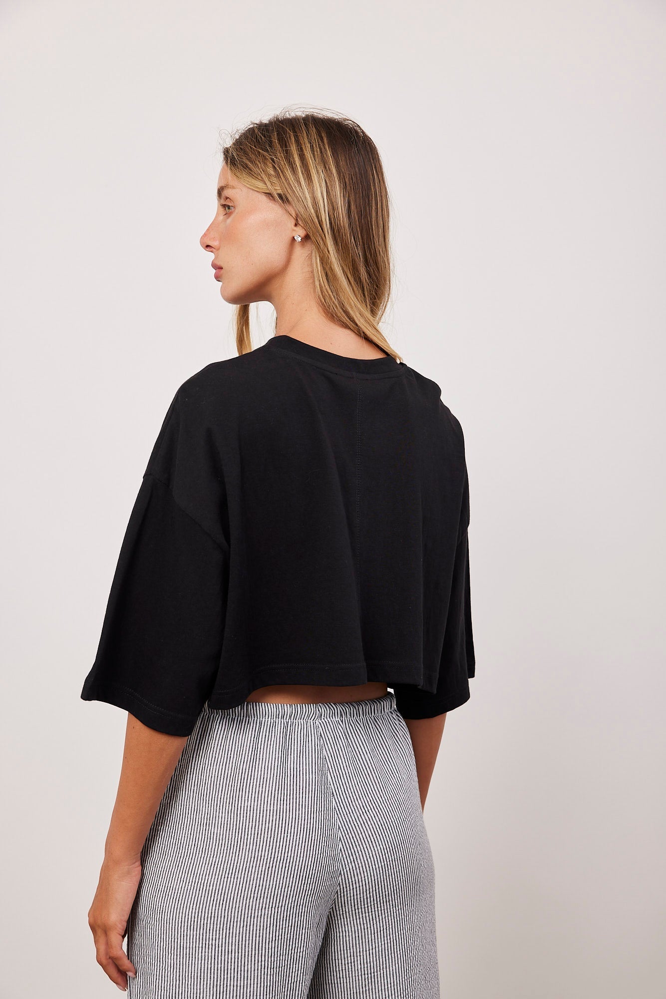 חולצת קרופ גזרת אוברסייז - ITAY BRANDS