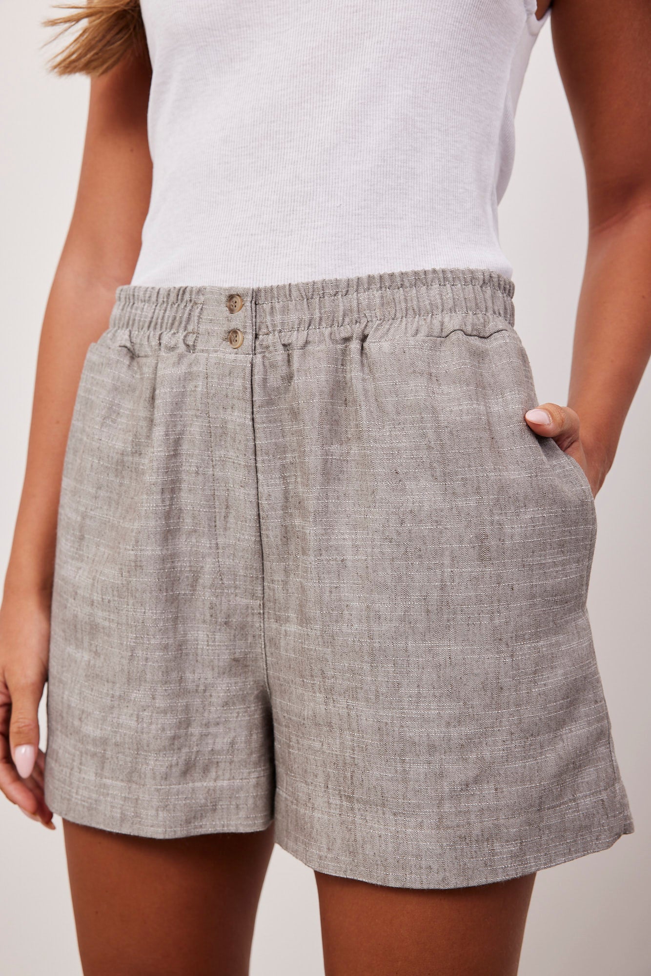 מכנסיים קצרים עם גומי בשילוב פשתן - ITAY BRANDS