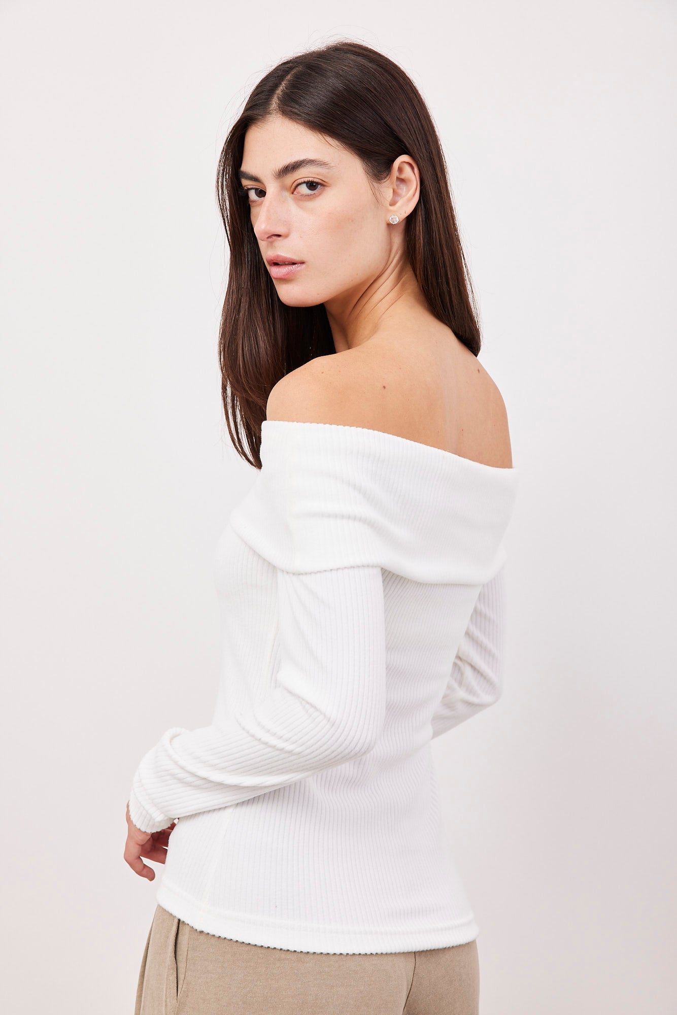 חולצת אוף שולדרס בטקסטורת פסים - ITAY BRANDS