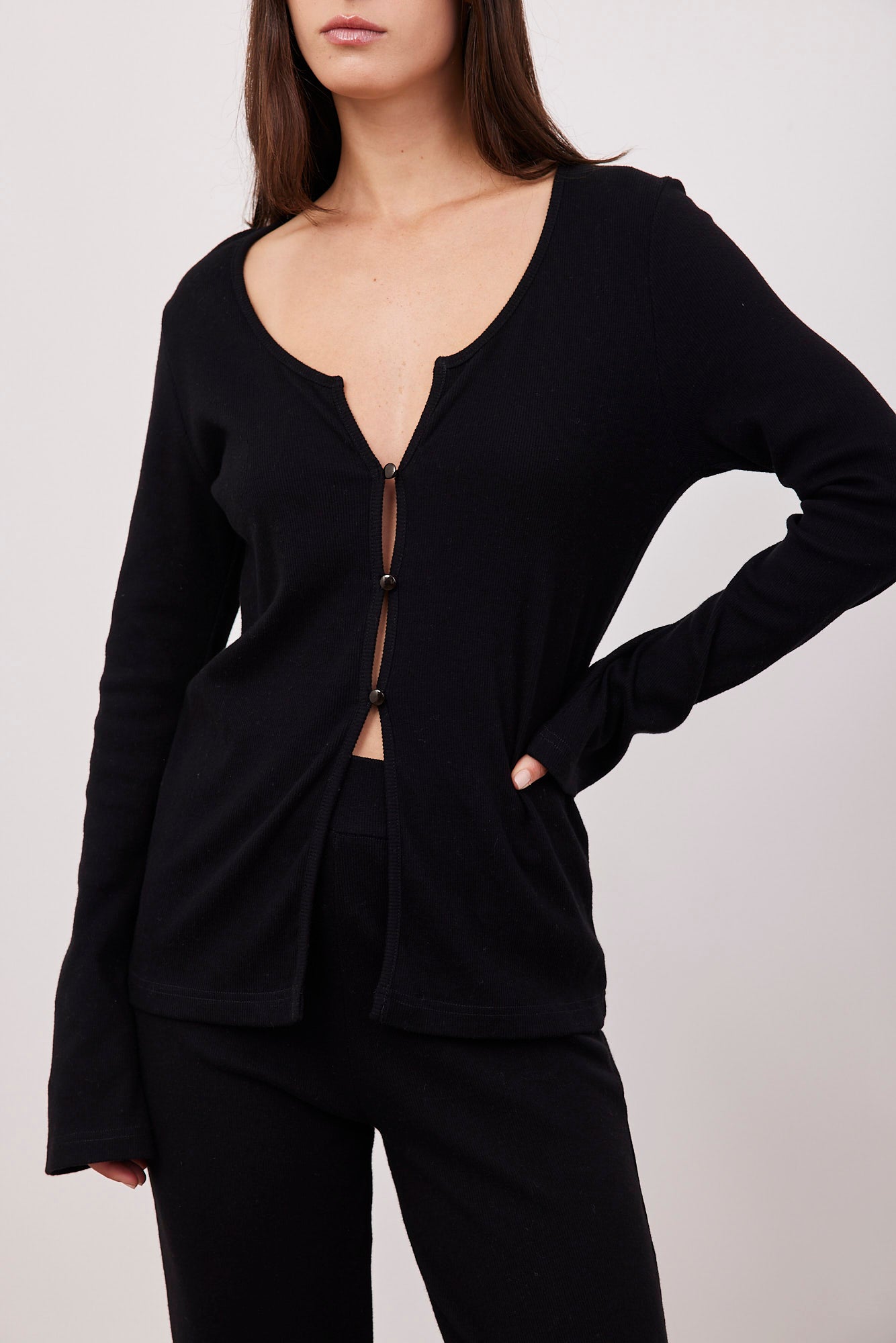 חליפת סריג עליונית בשילוב כפתורים - ITAY BRANDS