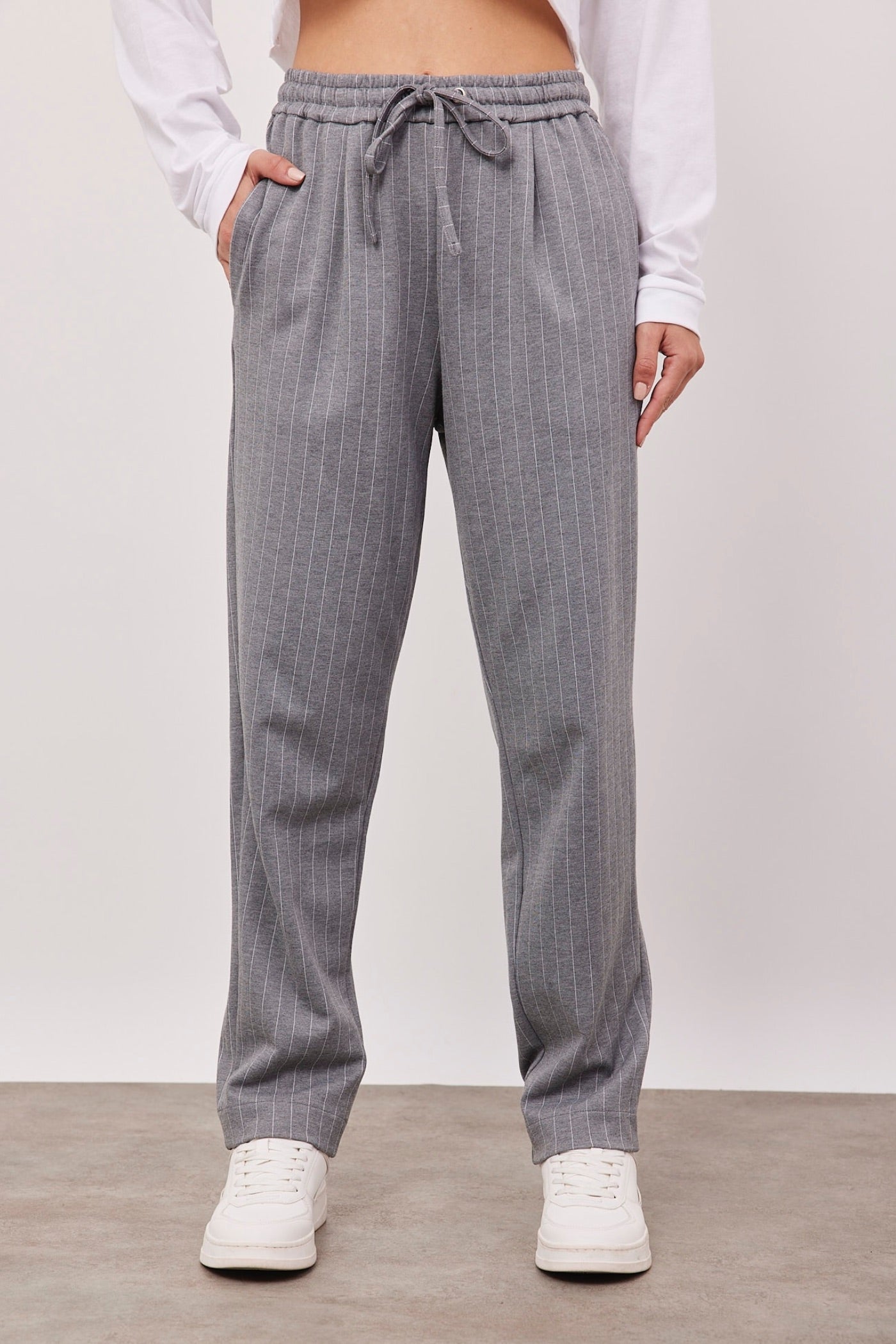 מכנסי ג׳רזי פסים בגזרה רחבה - ITAY BRANDS