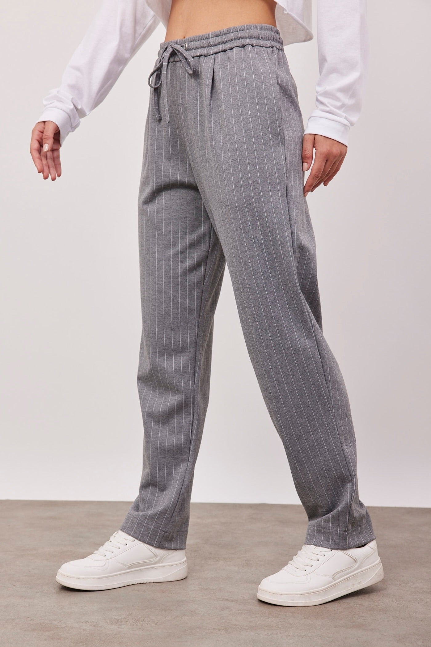 מכנסי ג׳רזי פסים בגזרה רחבה - ITAY BRANDS