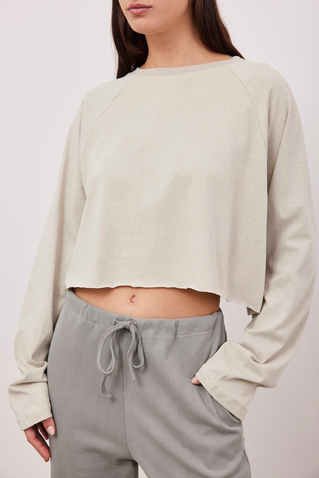 חולצת קרופ ווש בסיומת פרומה - ITAY BRANDS