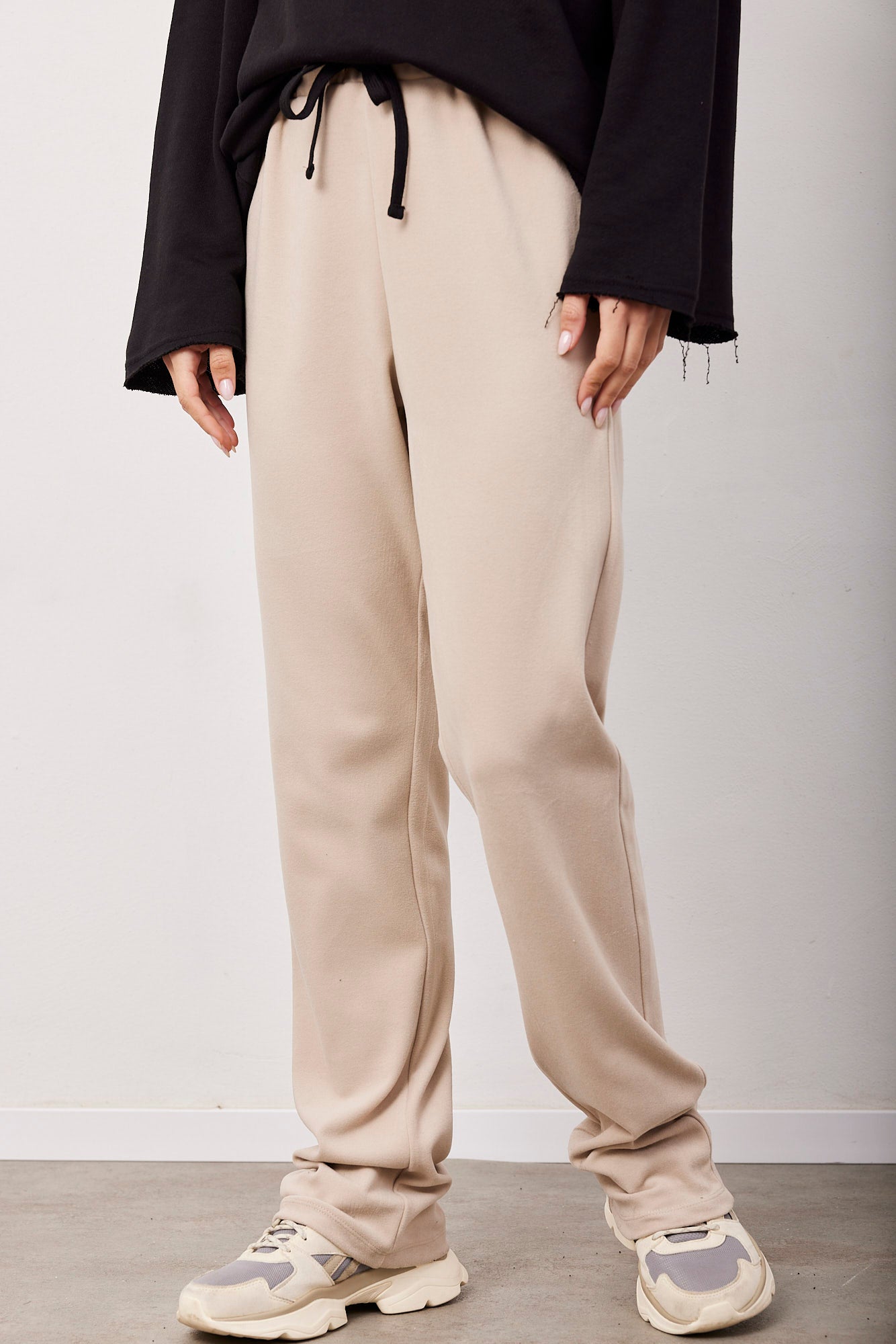 מכנסיים ארוכים עם שרוך קולור בלוק - ITAY BRANDS