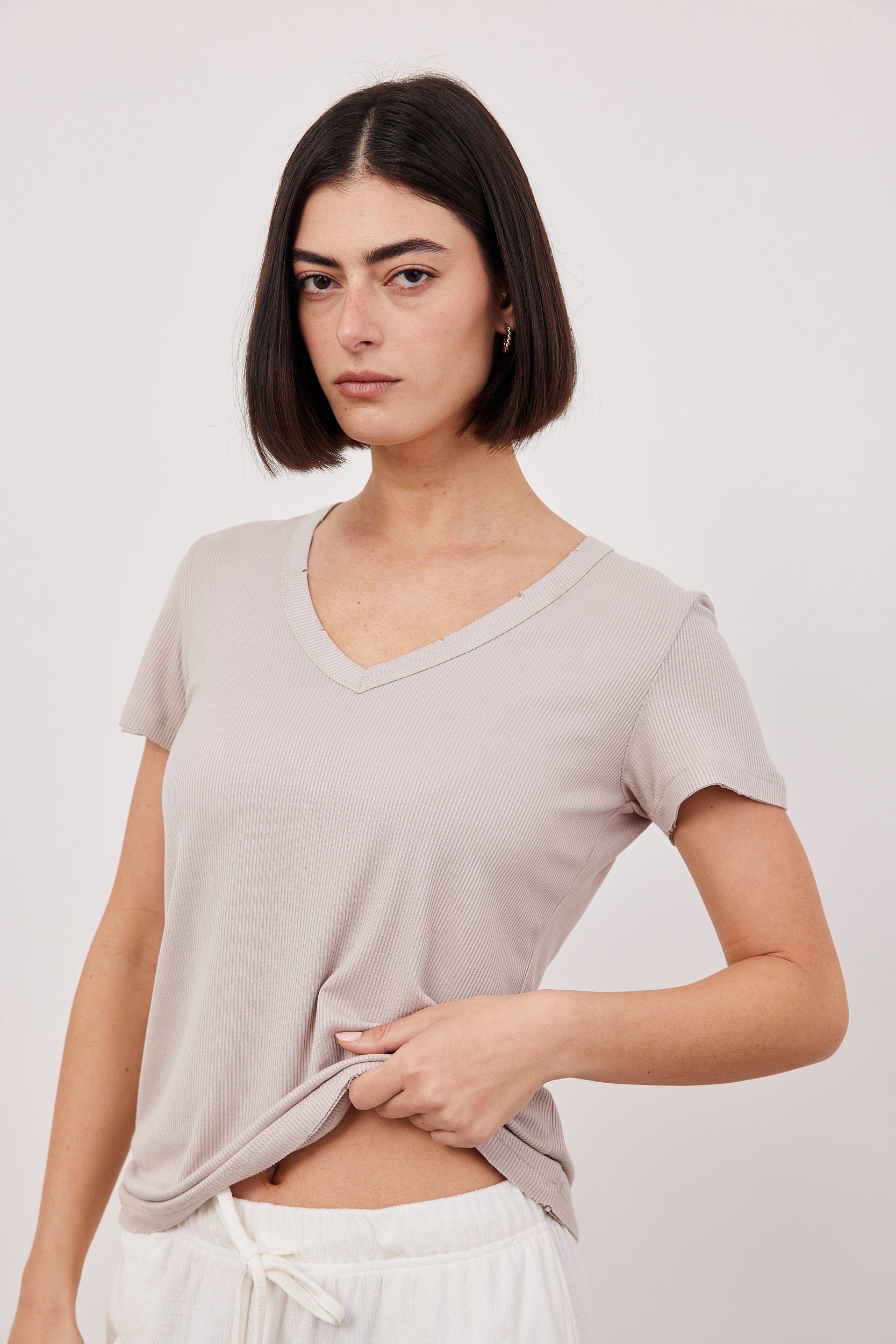 טישרט וי בד ריב