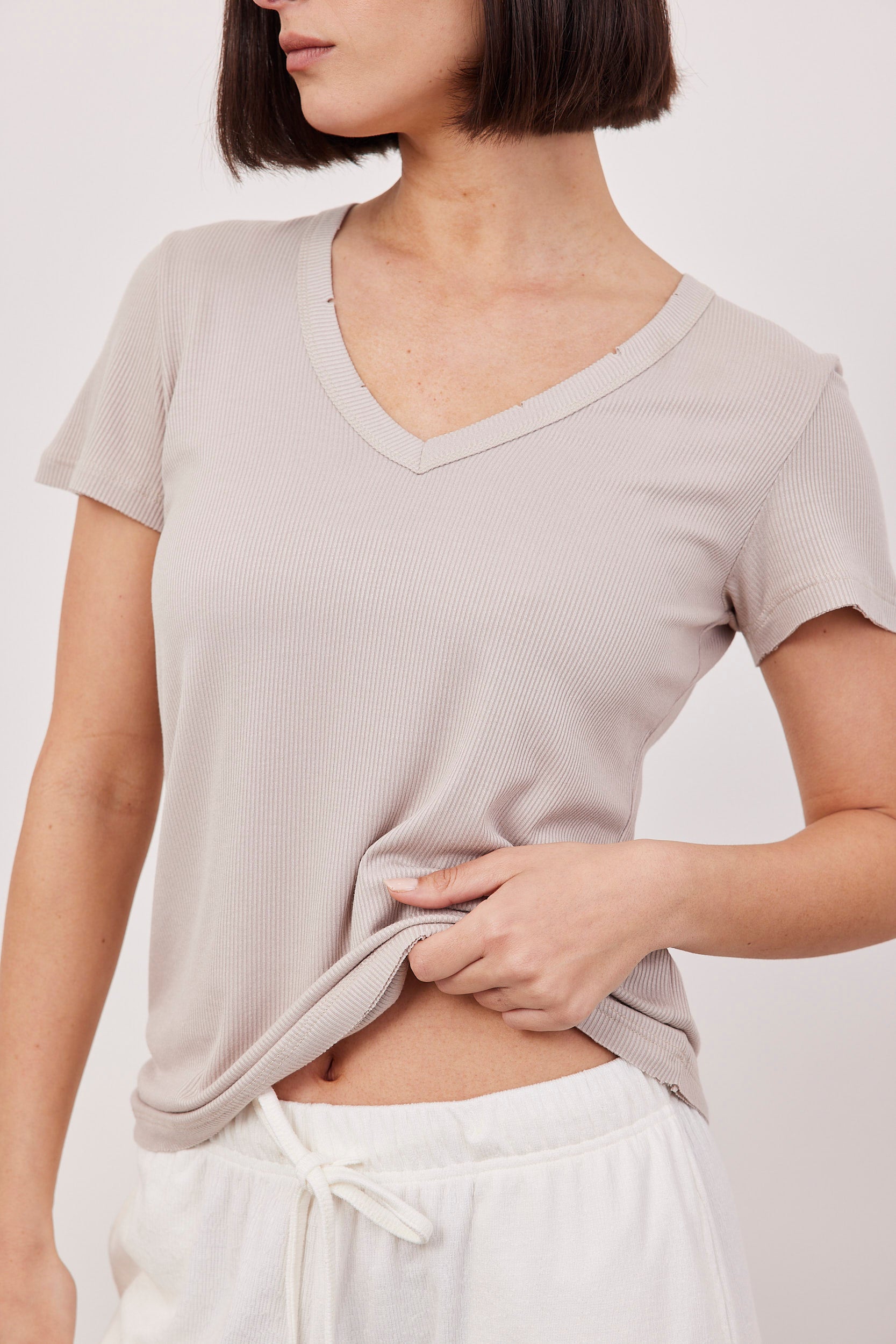 טישרט וי בד ריב