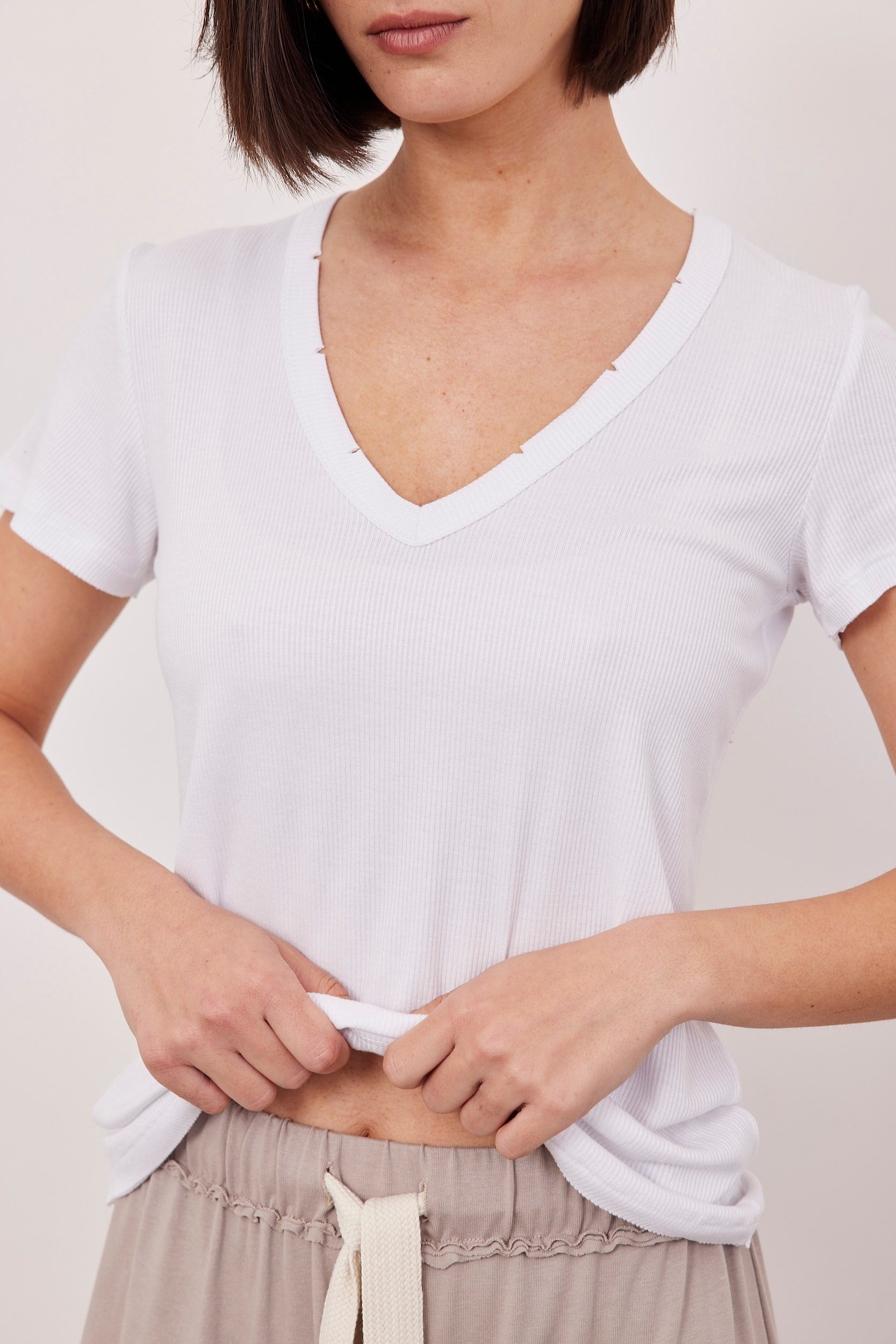 טישרט וי בד ריב