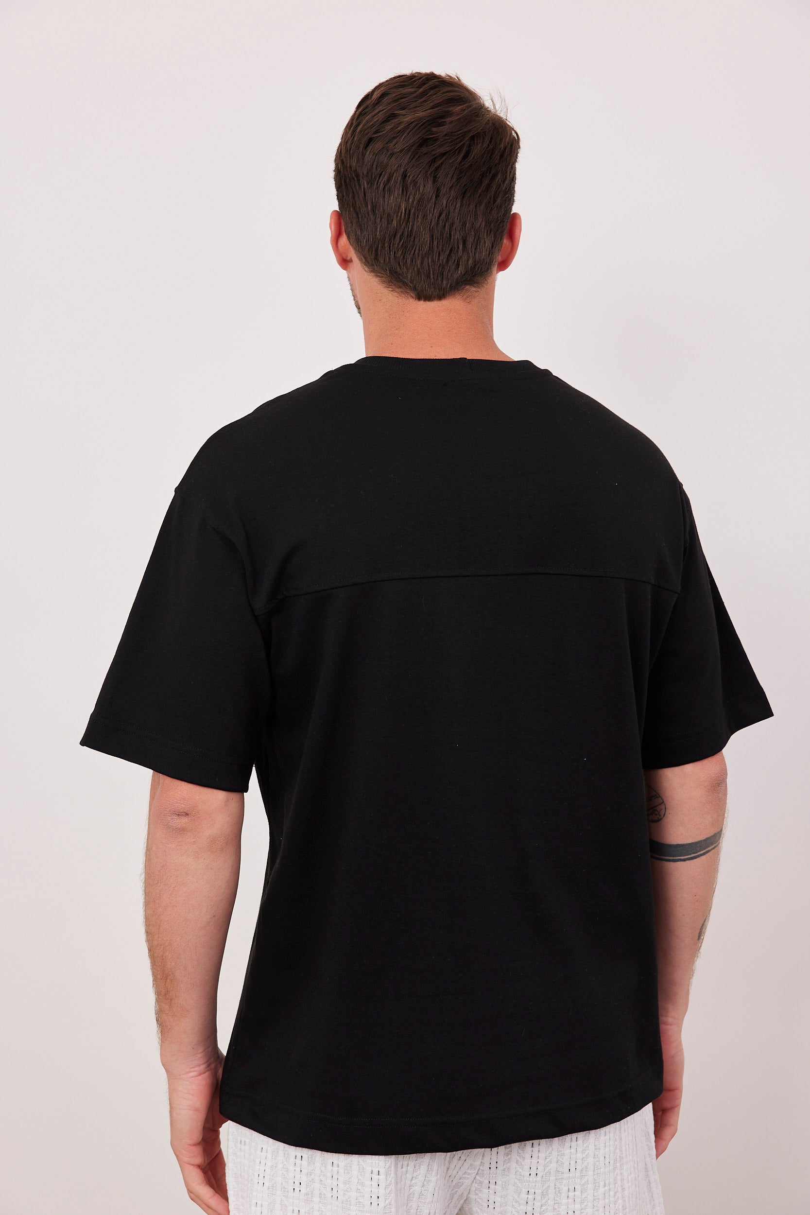 חולצת טישרט רחבה