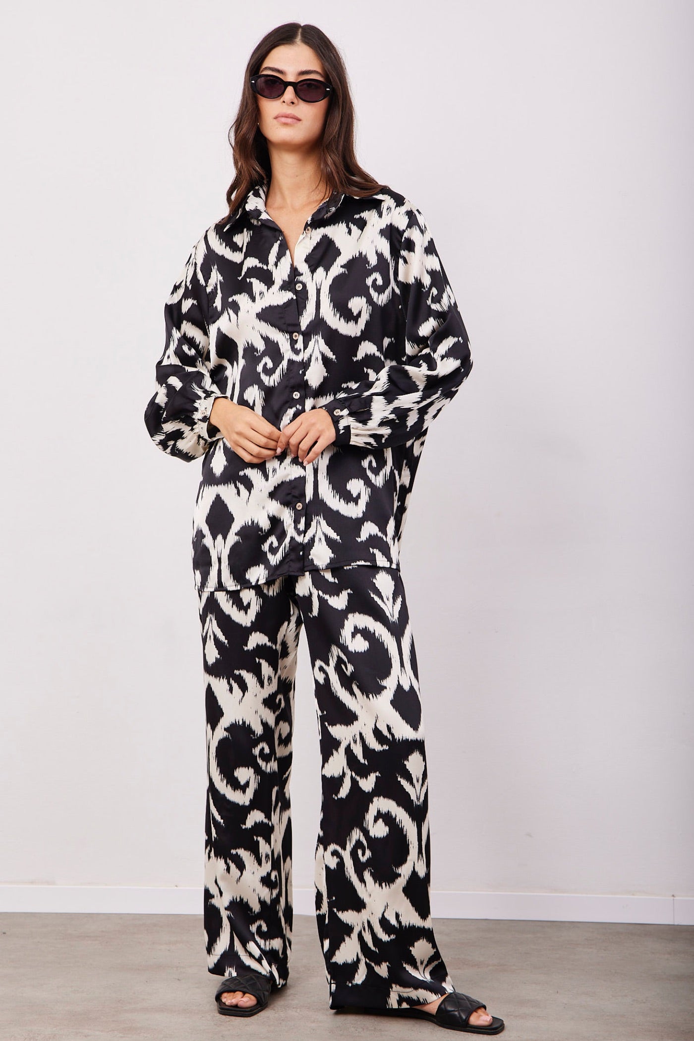 חליפת דמוי סאטן פרינט - ITAY BRANDS