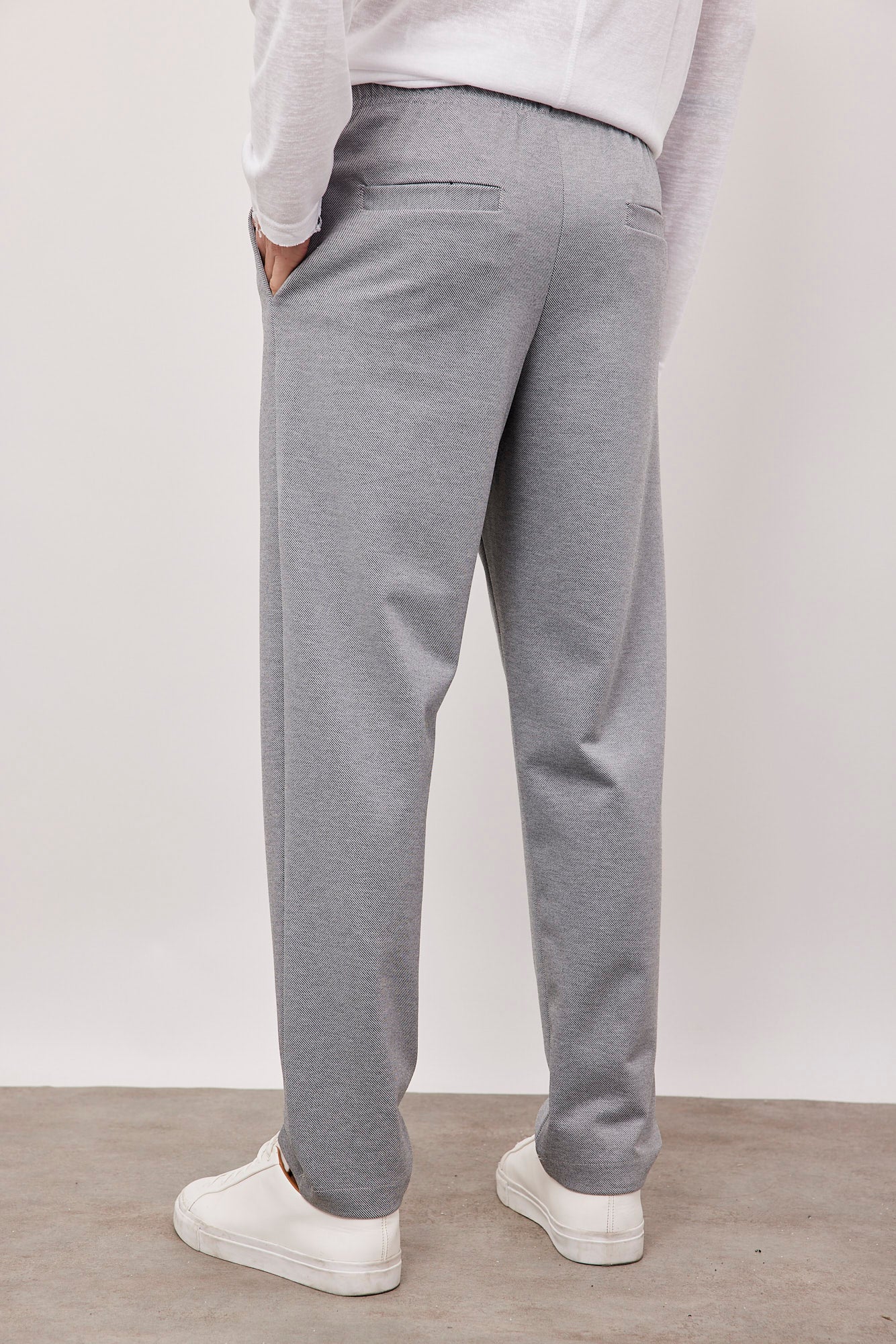 מכנסי טרנינג במראה מחוייט - ITAY BRANDS