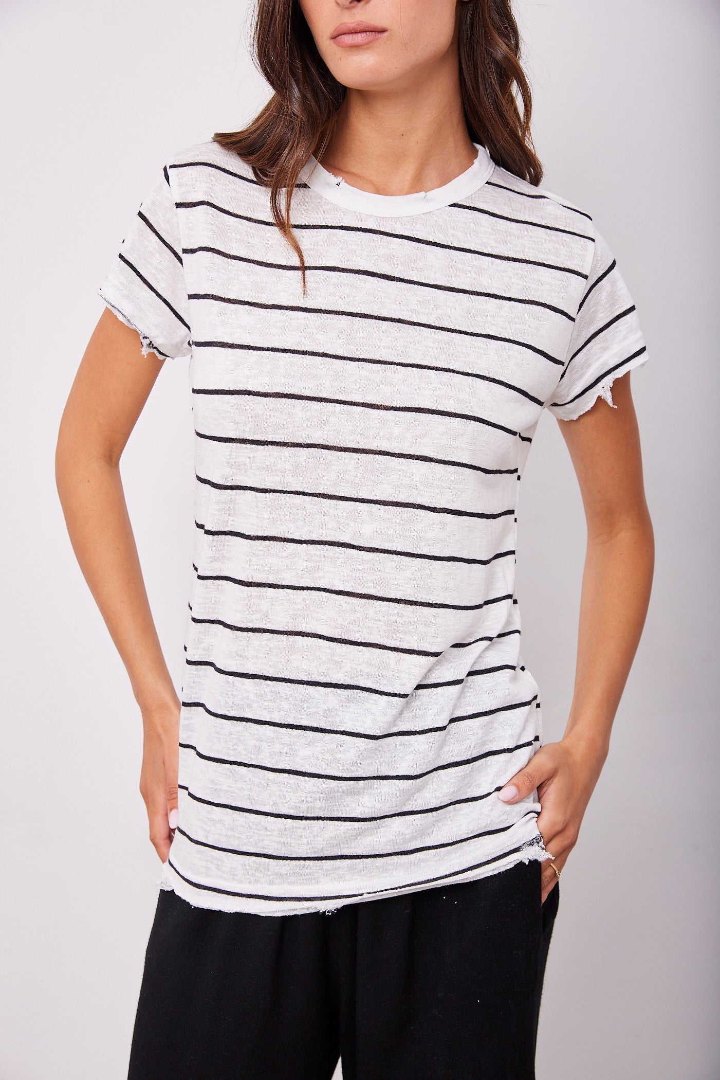 טי-שרט פסים בשילוב קרעים - ITAY BRANDS