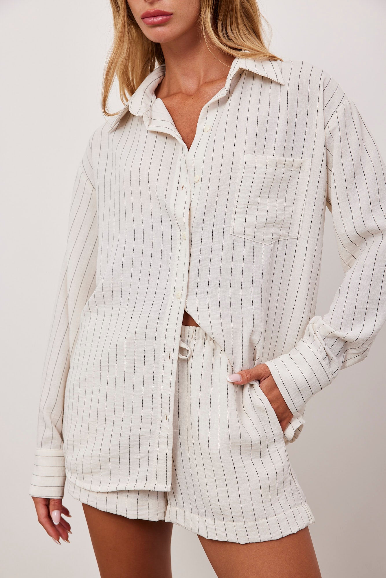 חליפת פסים במראה פשתן - ITAY BRANDS