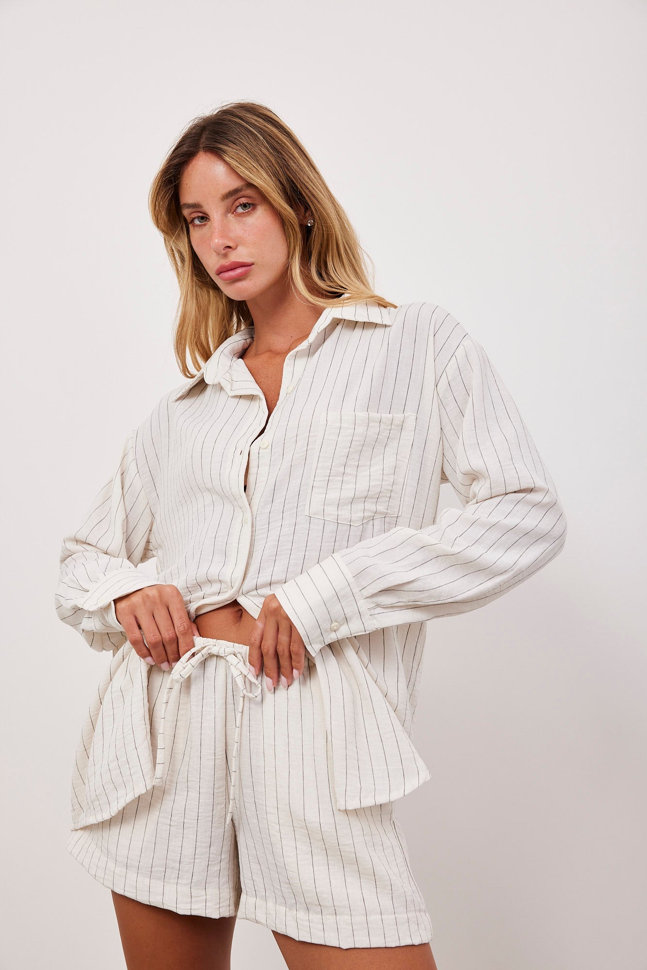 חליפת פסים במראה פשתן - ITAY BRANDS