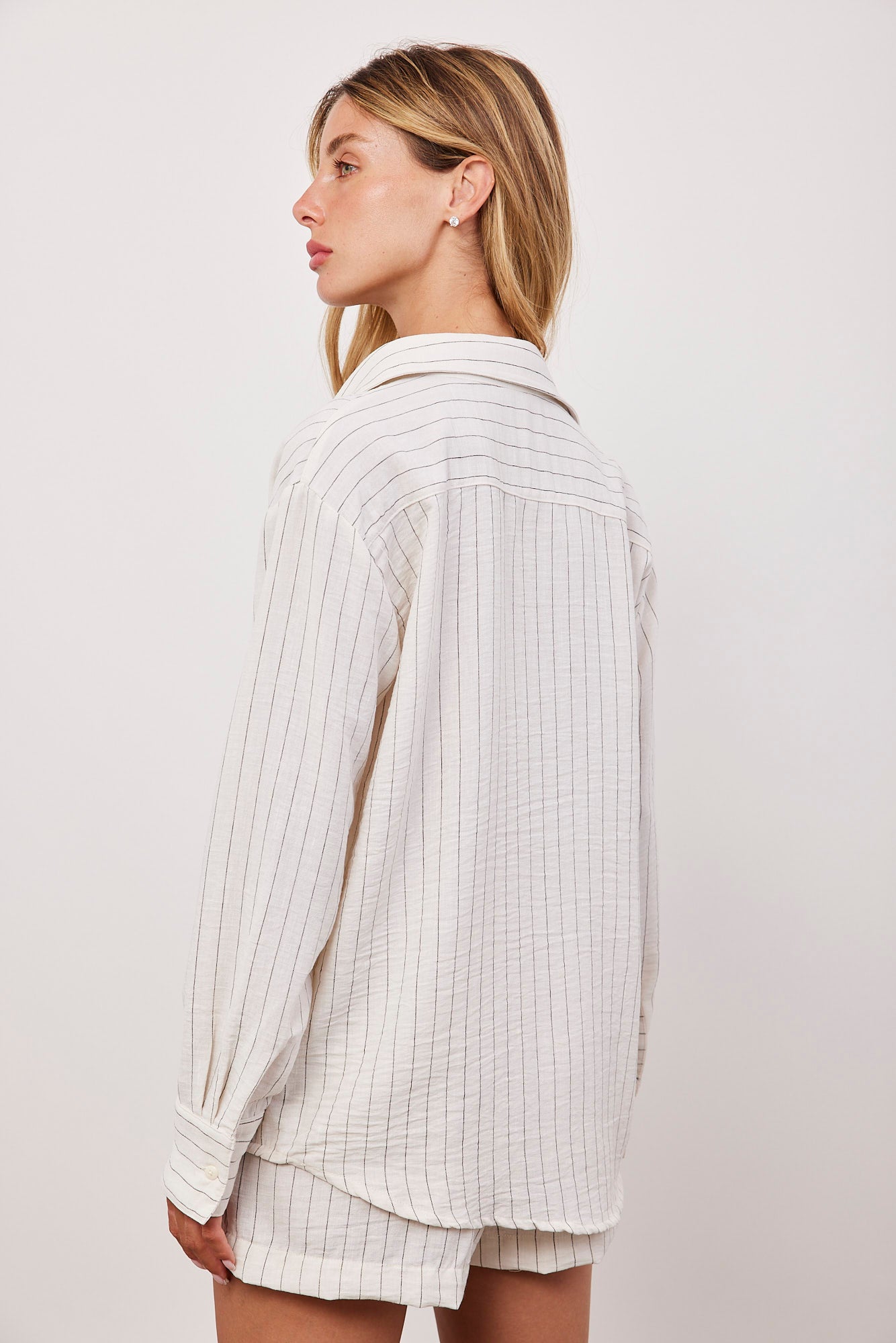 חליפת פסים במראה פשתן - ITAY BRANDS