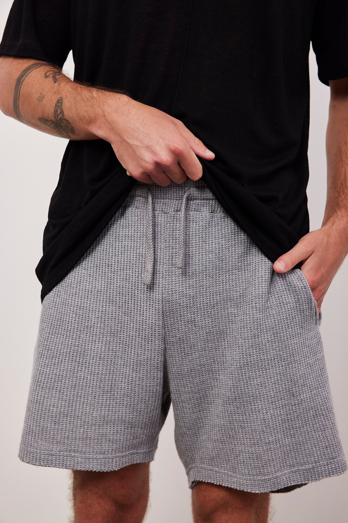 מכנסי ברמודה מבד וופל בסיומת פרומה - ITAY BRANDS