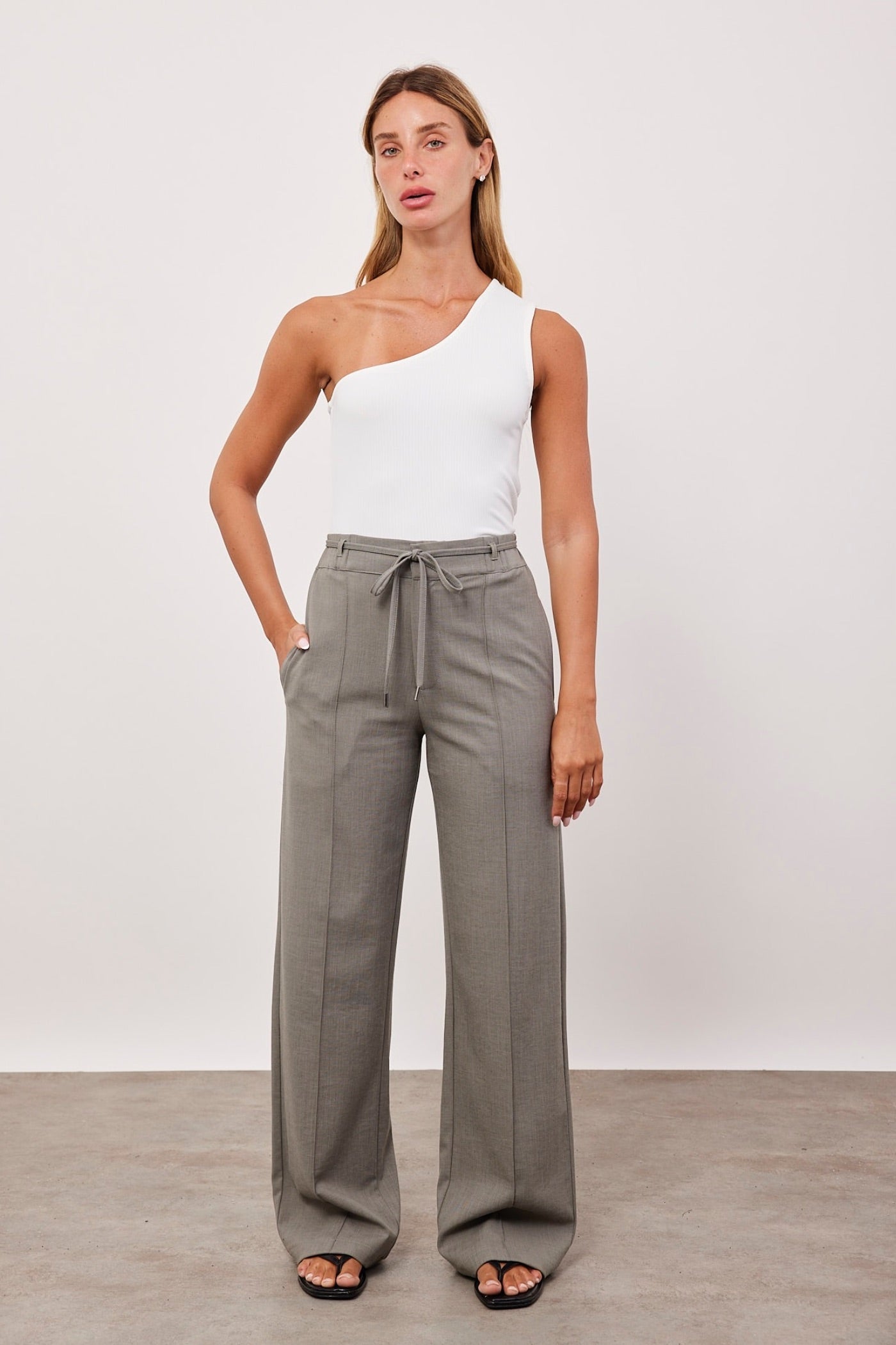 מכנסיים מחויטים בשילוב קשירה - ITAY BRANDS