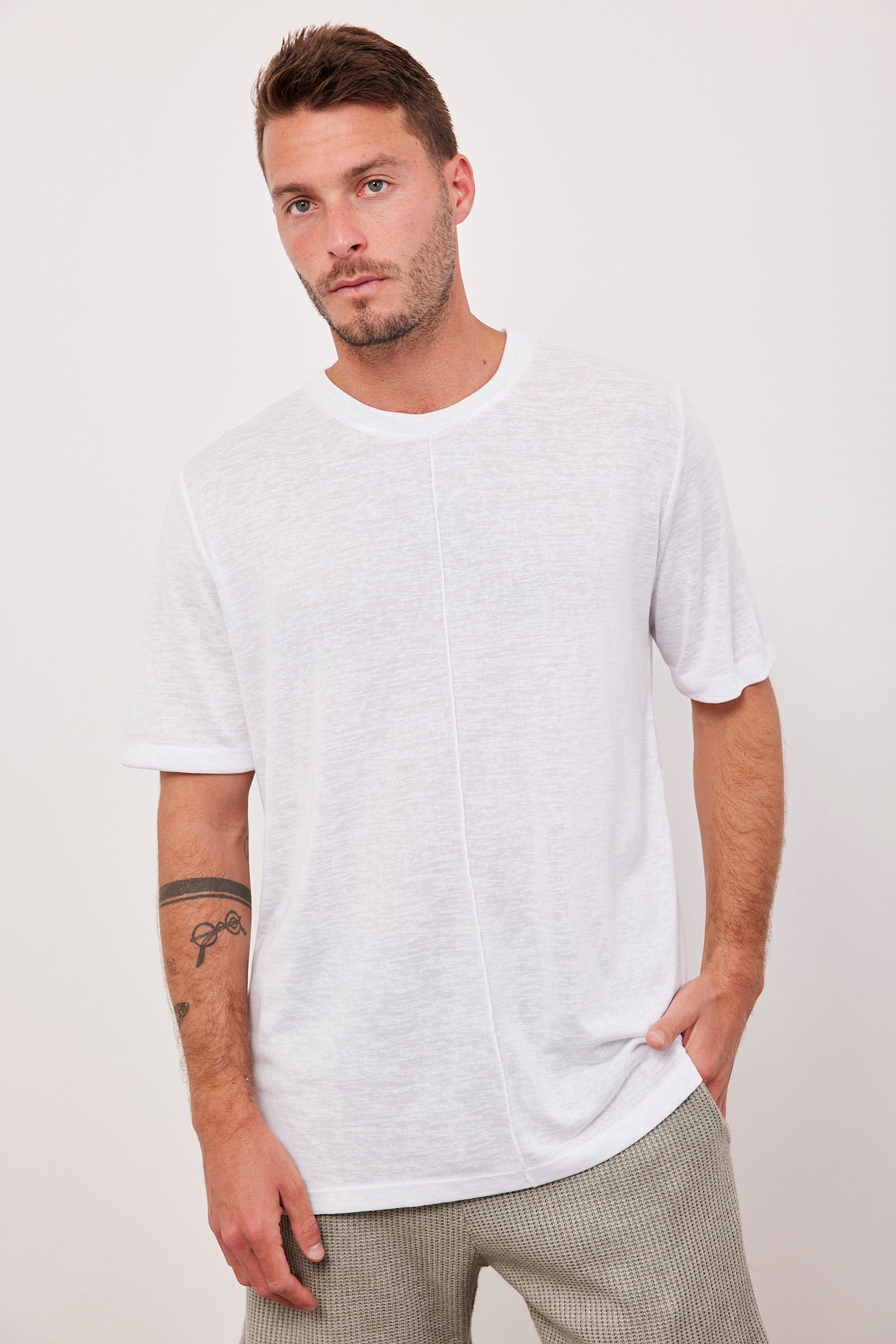 טי-שרט עם תיפור קידמי - ITAY BRANDS