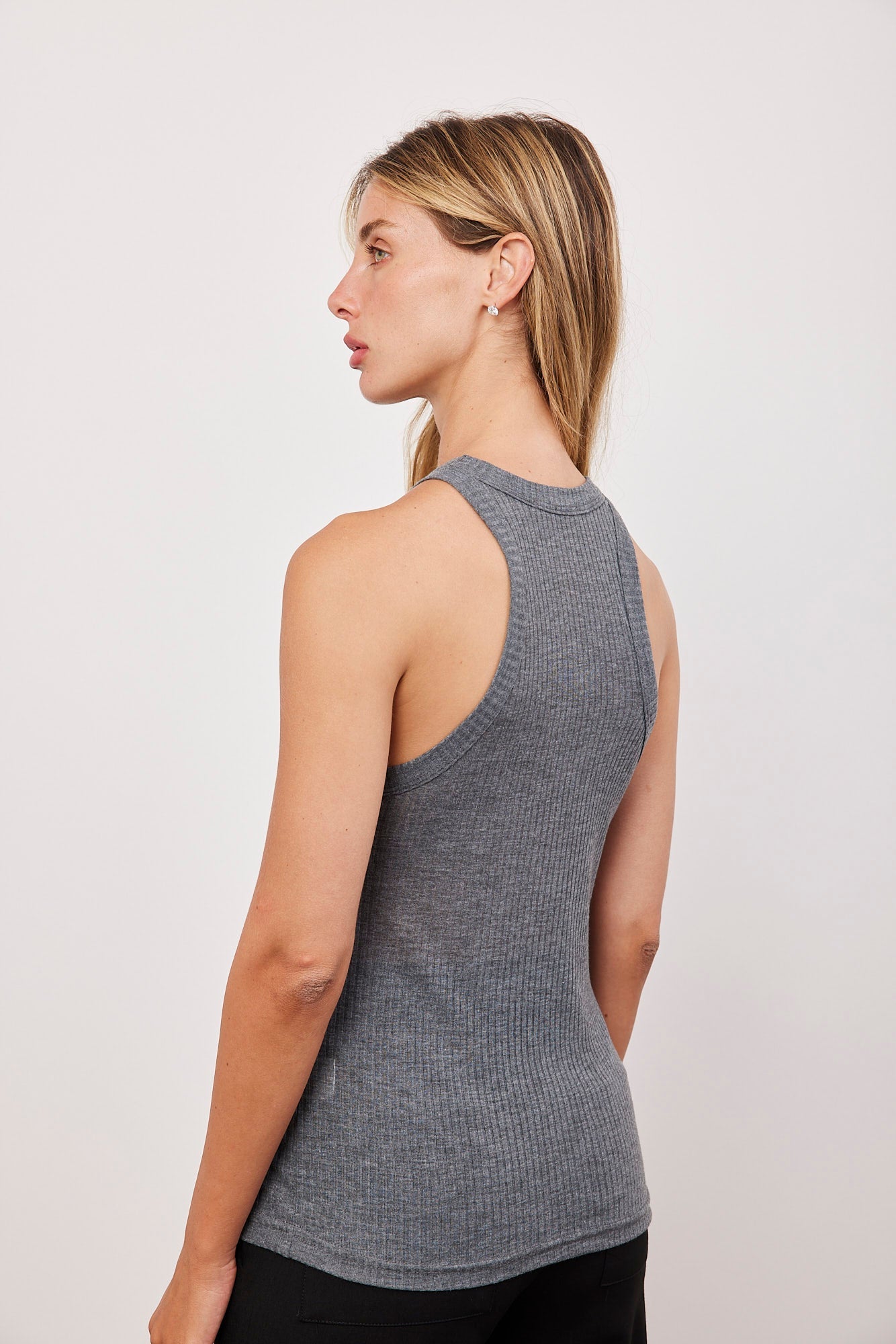 גופיית רייסר רכה בטקסטורת פסים - ITAY BRANDS