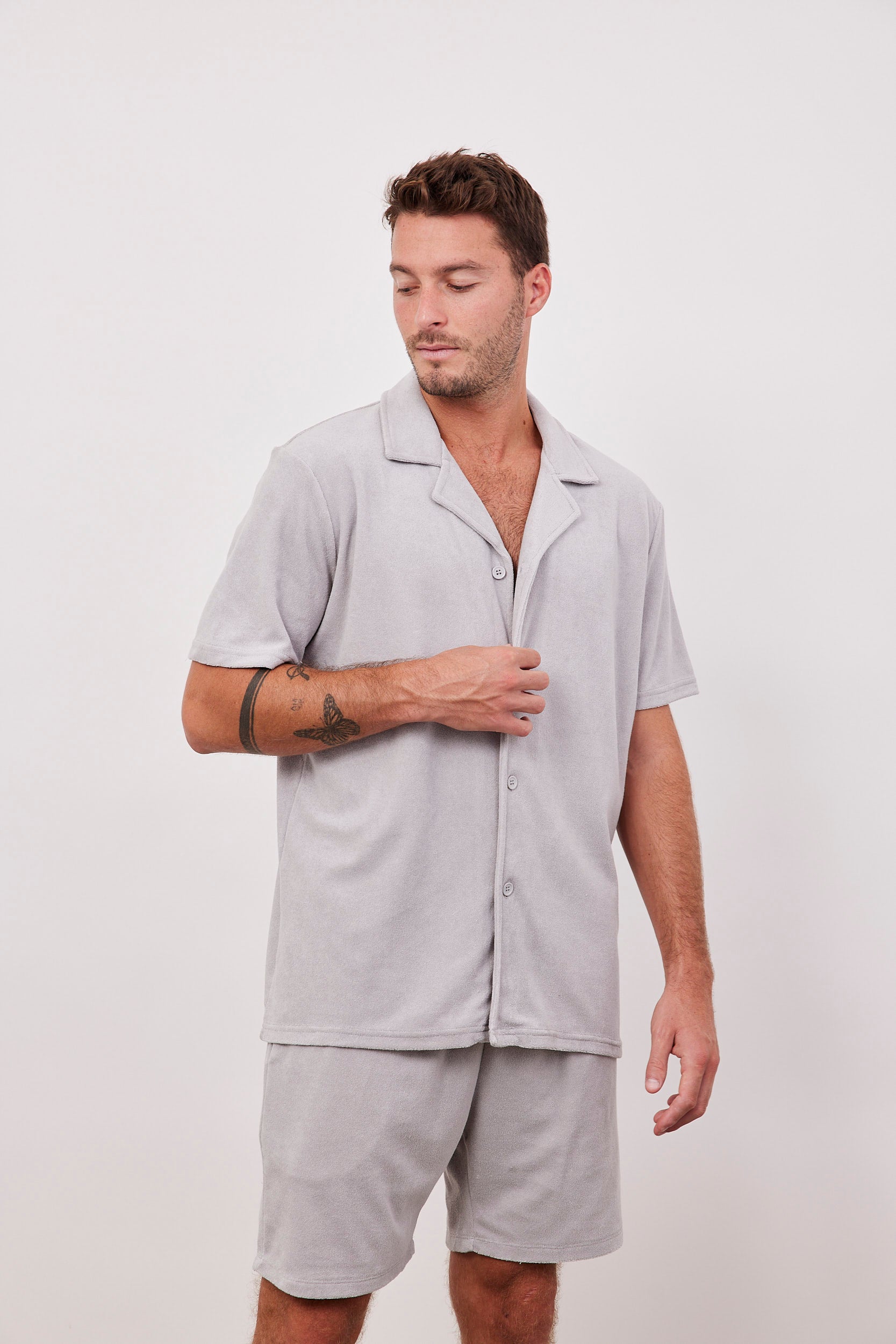 חולצה מכופתרת קצרה בטקסטורה