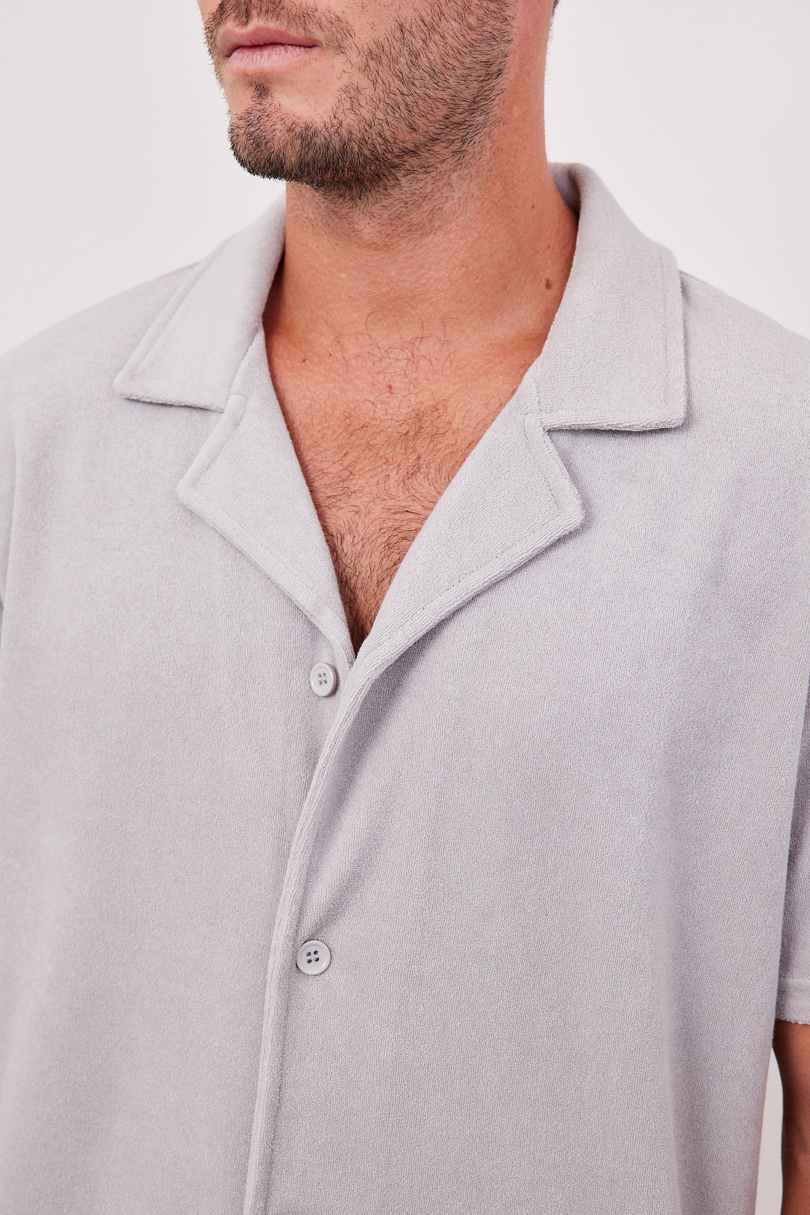 חולצה מכופתרת קצרה בטקסטורה