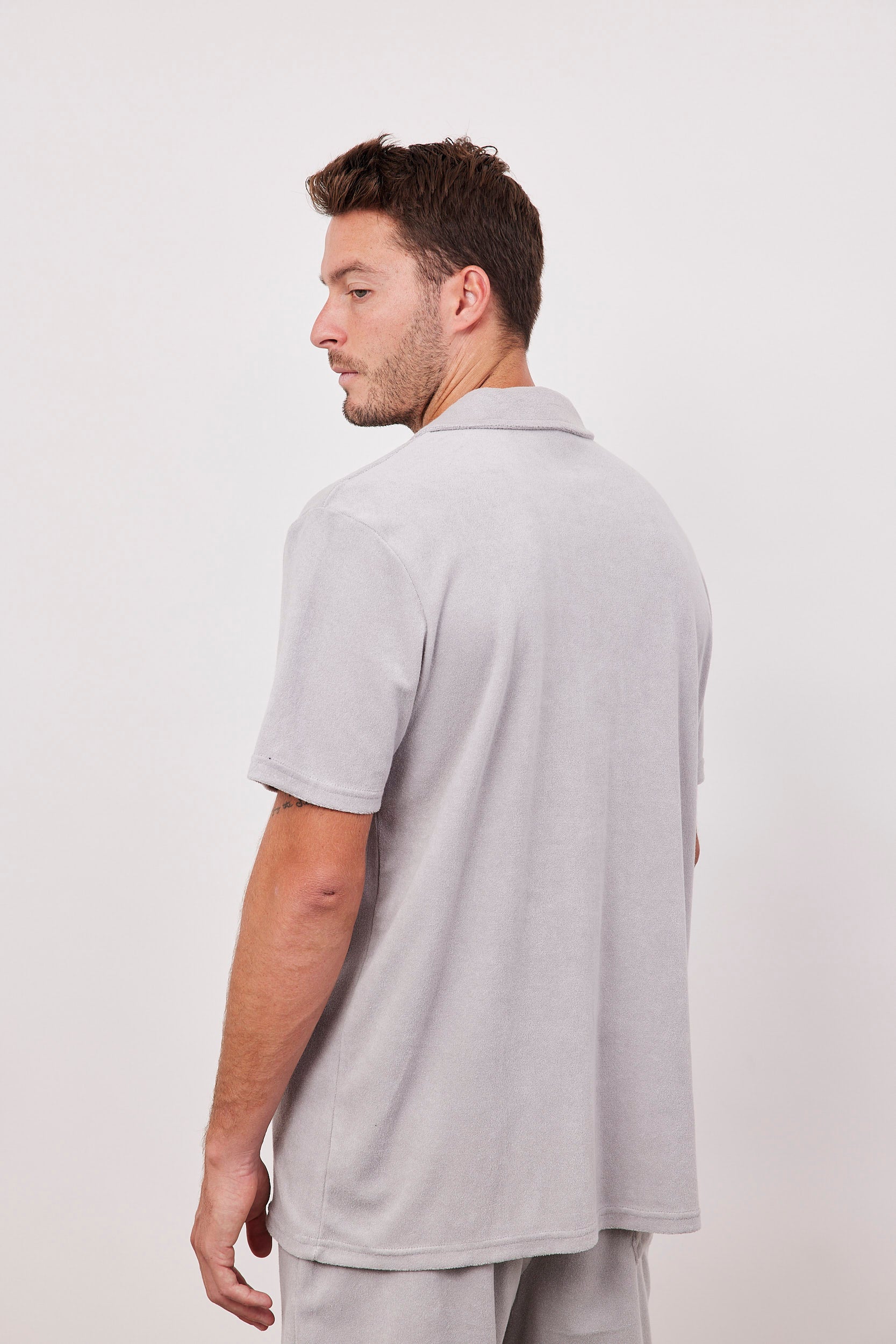 חולצה מכופתרת קצרה בטקסטורה