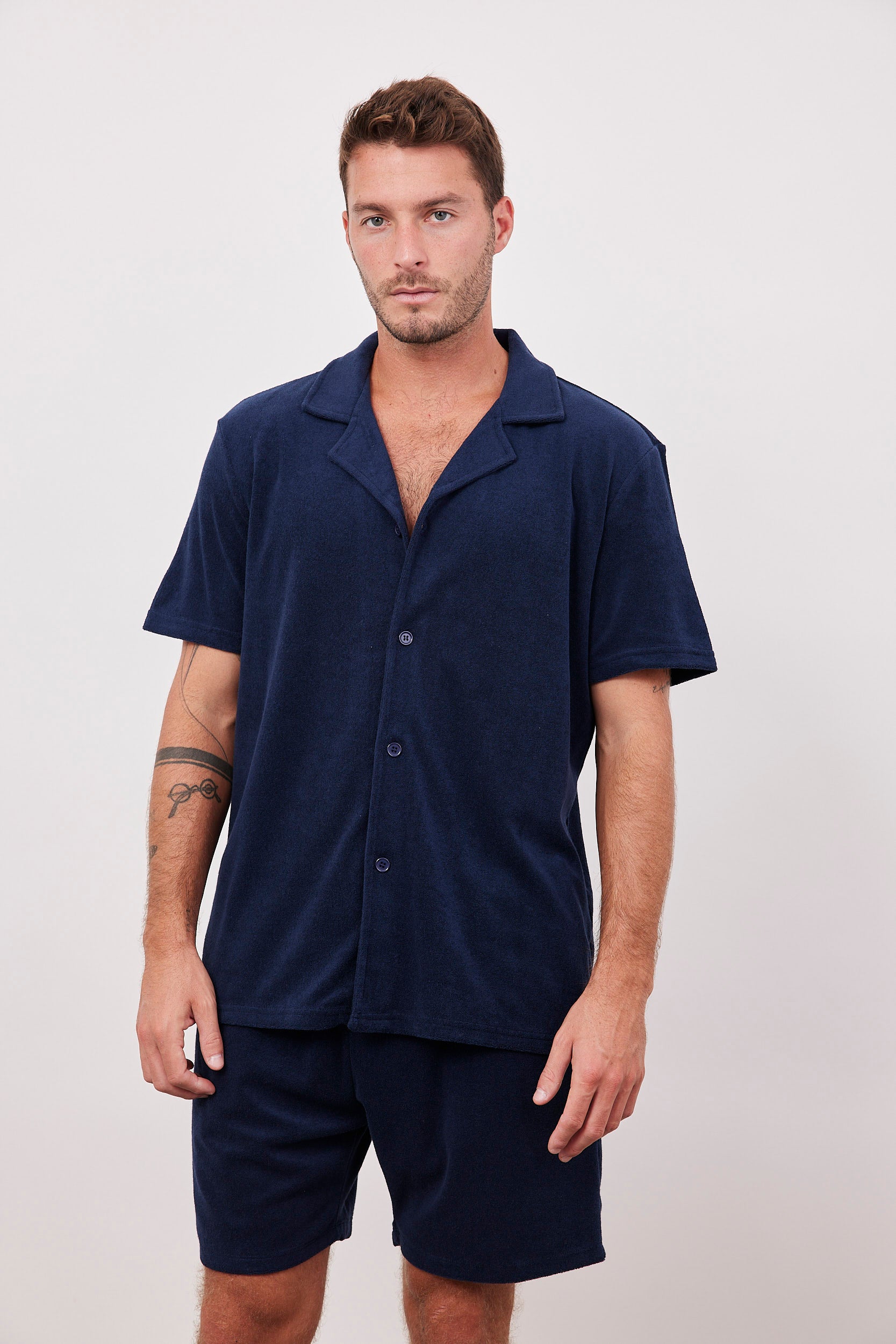 חולצה מכופתרת קצרה בטקסטורה