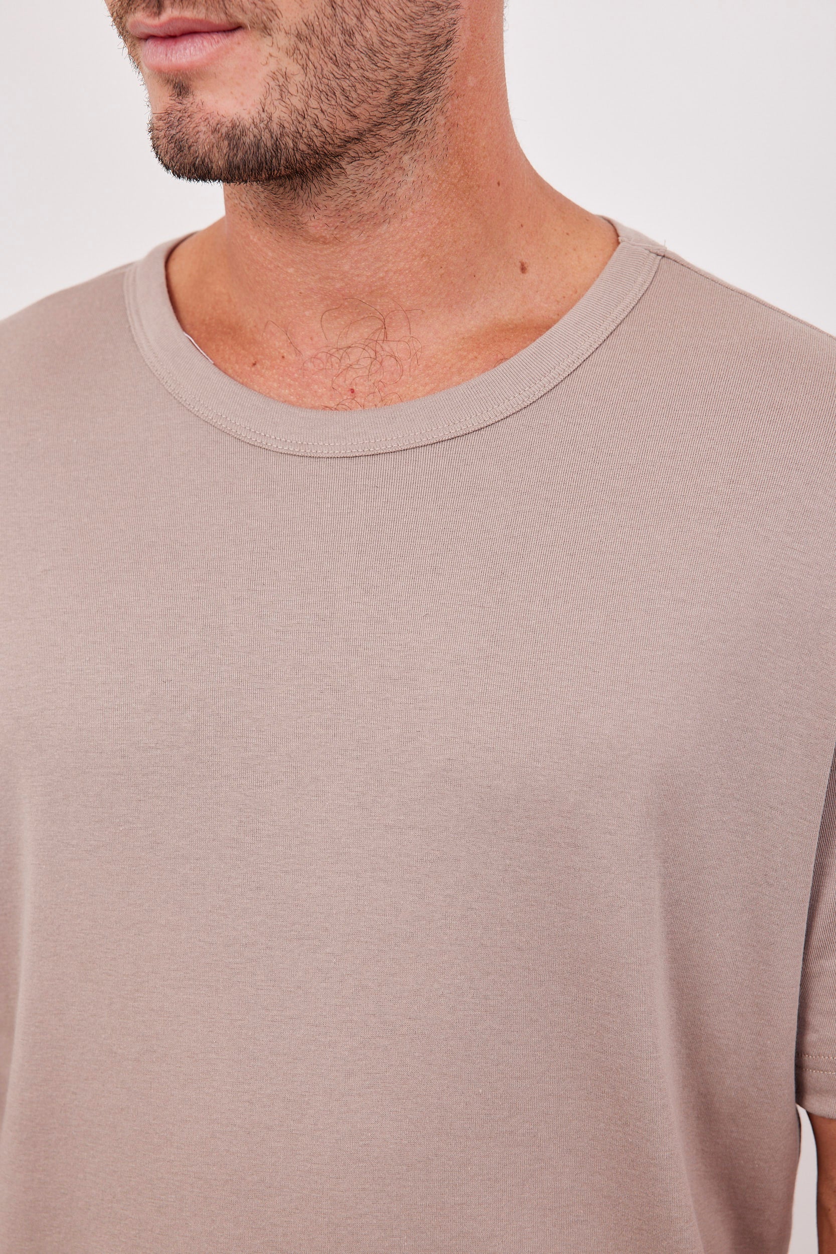 חולצה שקפקפה קצרה מראה פשתן