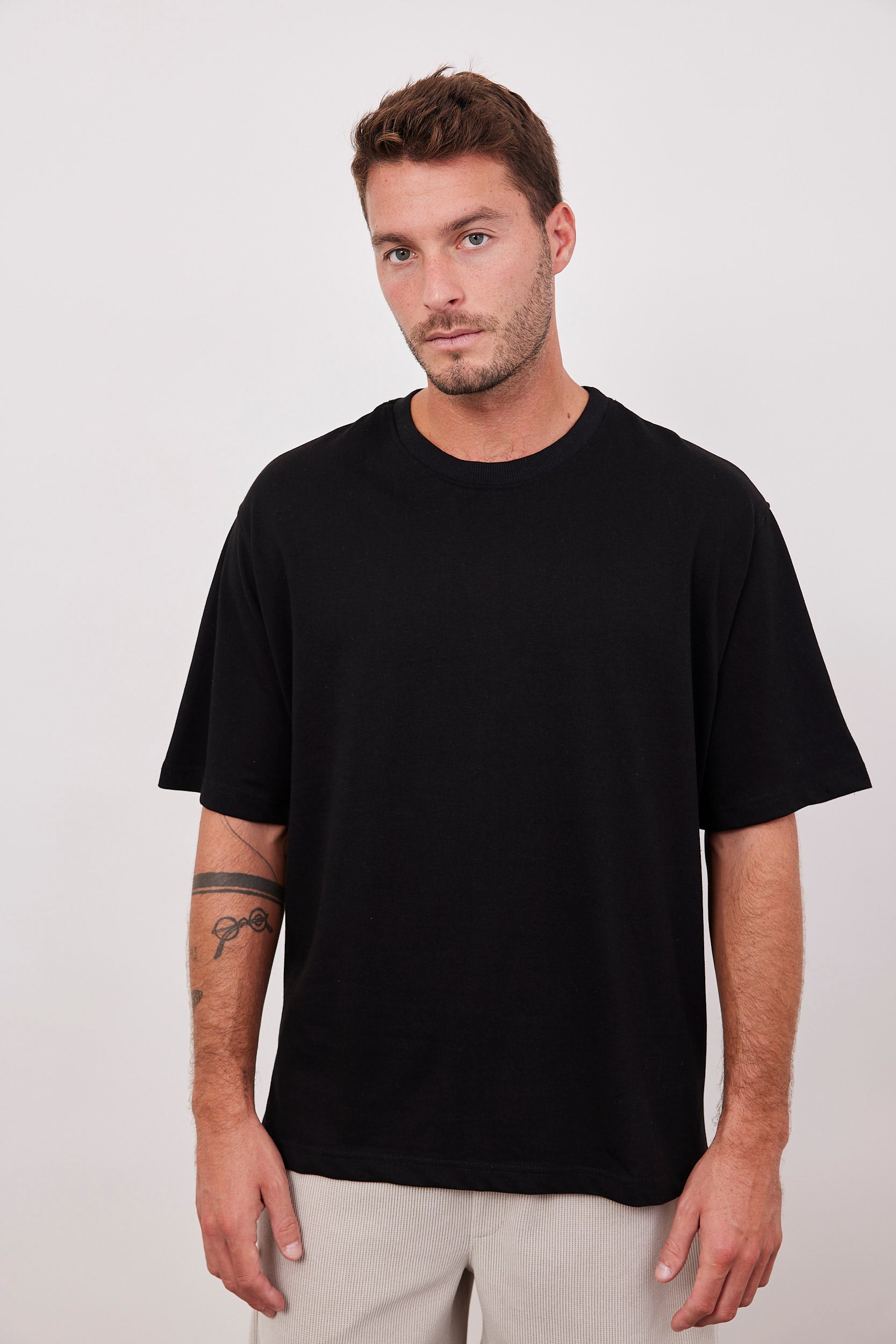 טי-שרט כותנה בגזרה רחבה