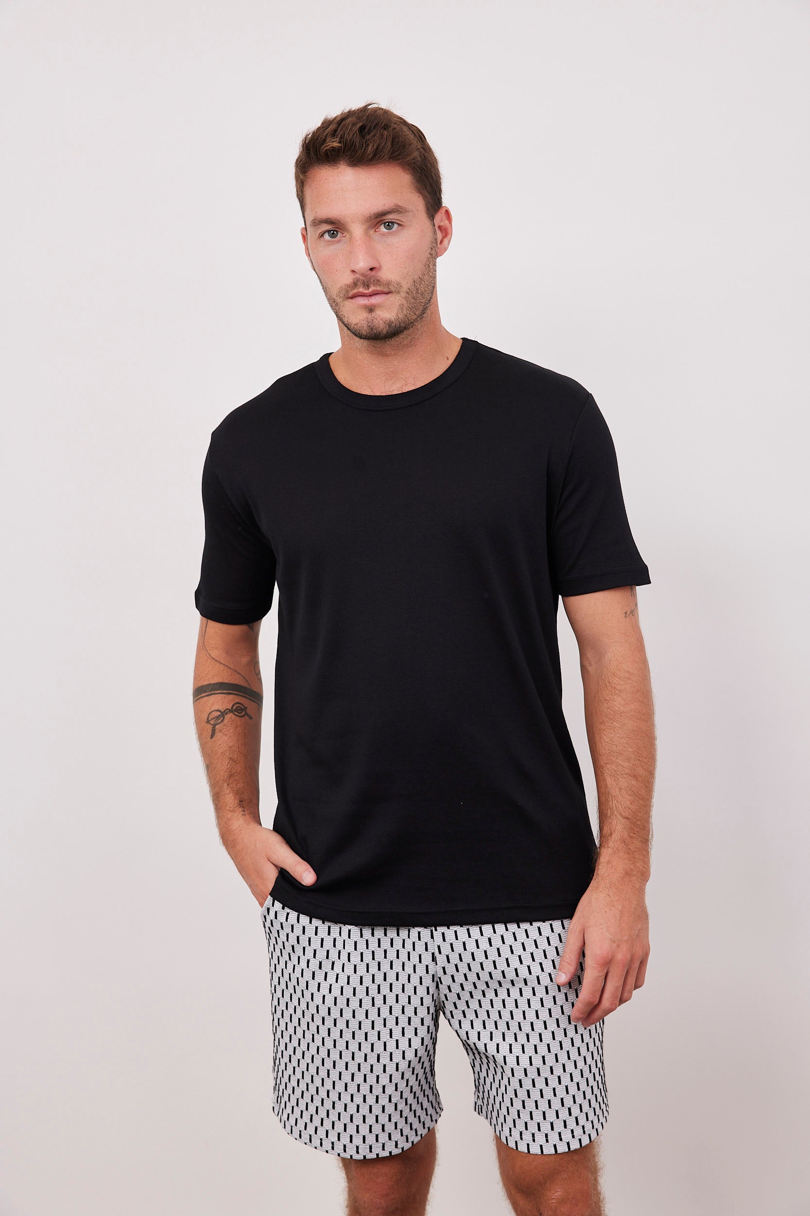 חולצה שקפקפה קצרה מראה פשתן