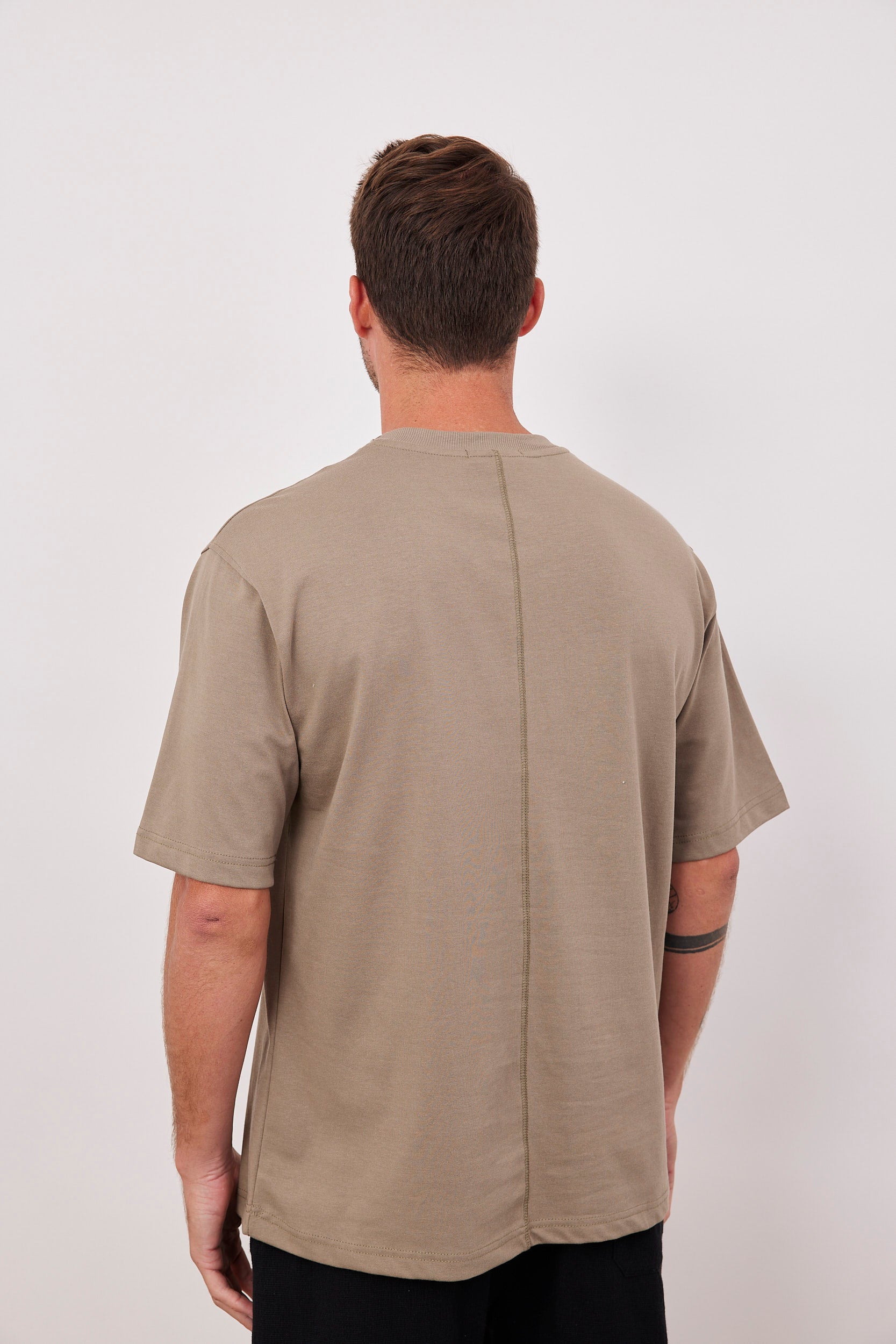 טי-שרט כותנה בגזרה רחבה