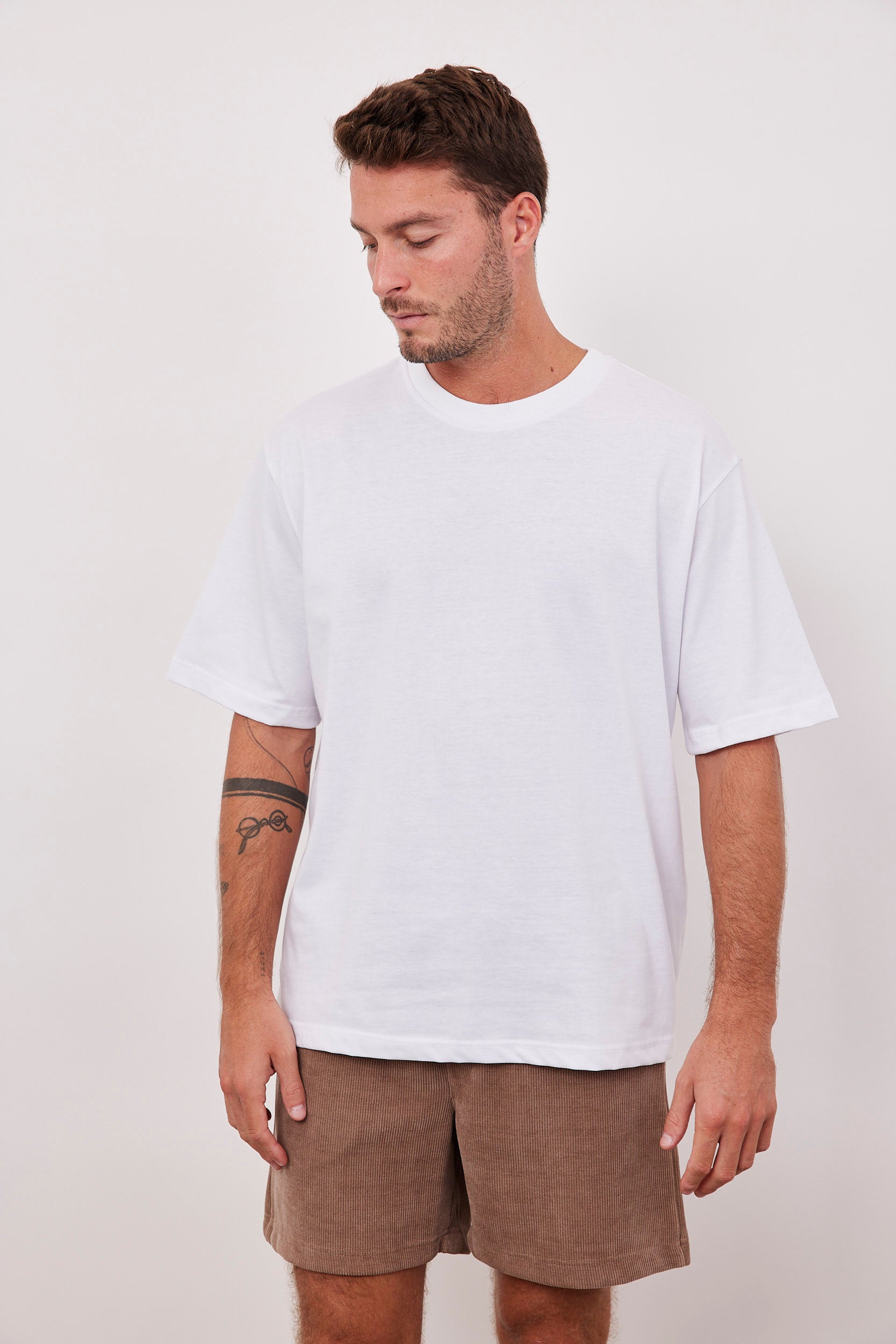 מכנסיים קצרים מבד קורדרוי