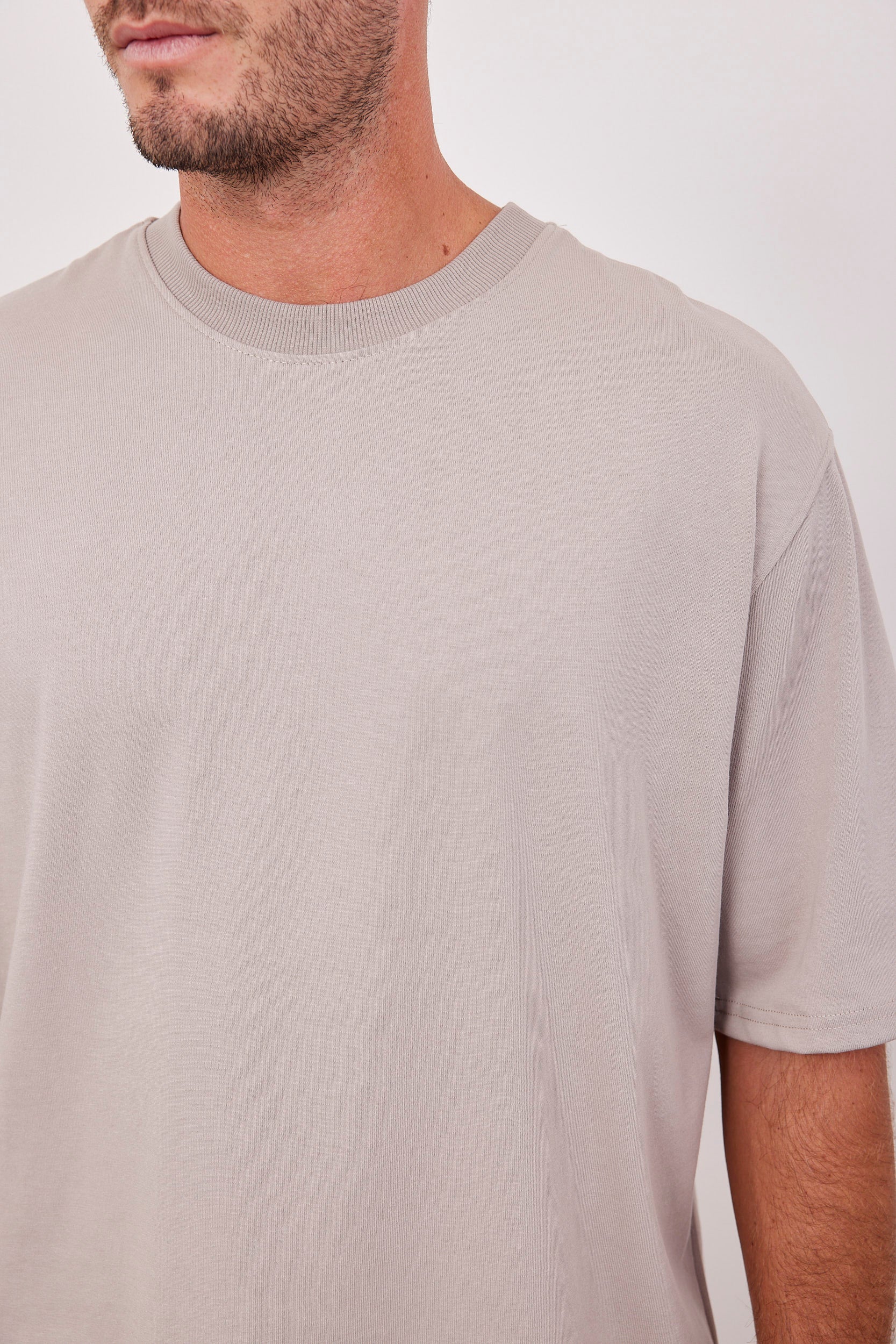 טי-שרט כותנה בגזרה רחבה