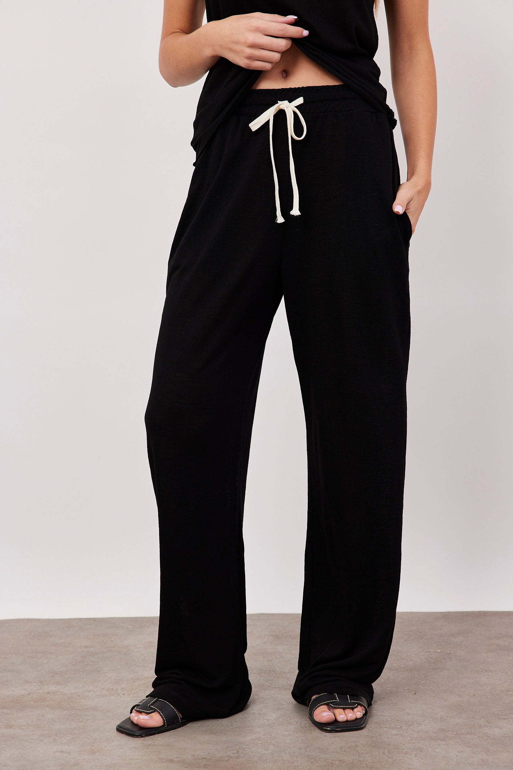 מכנסי סלאב במראה פשתן