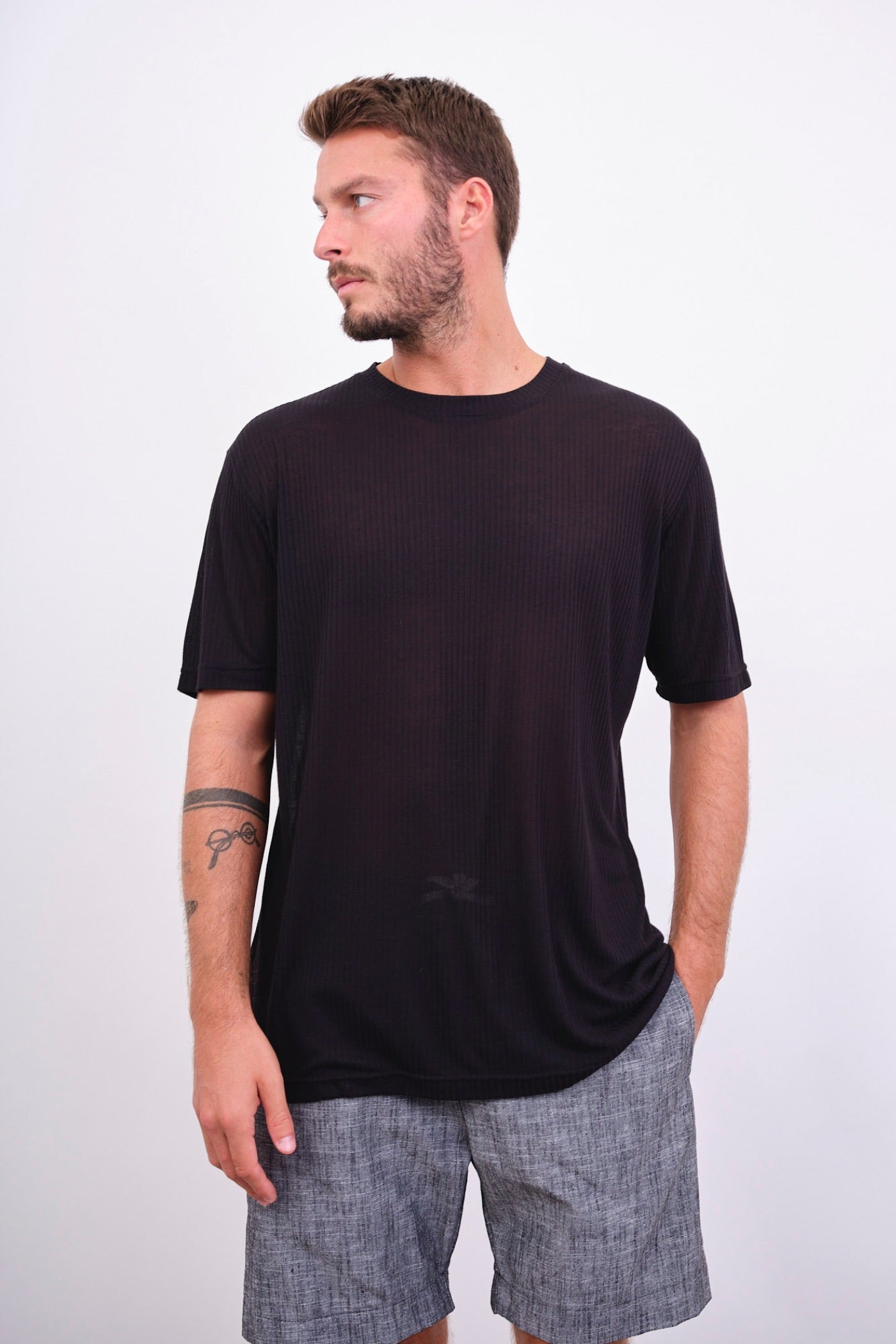 טי-שרט רכה בטקסטורת פסים - ITAY BRANDS