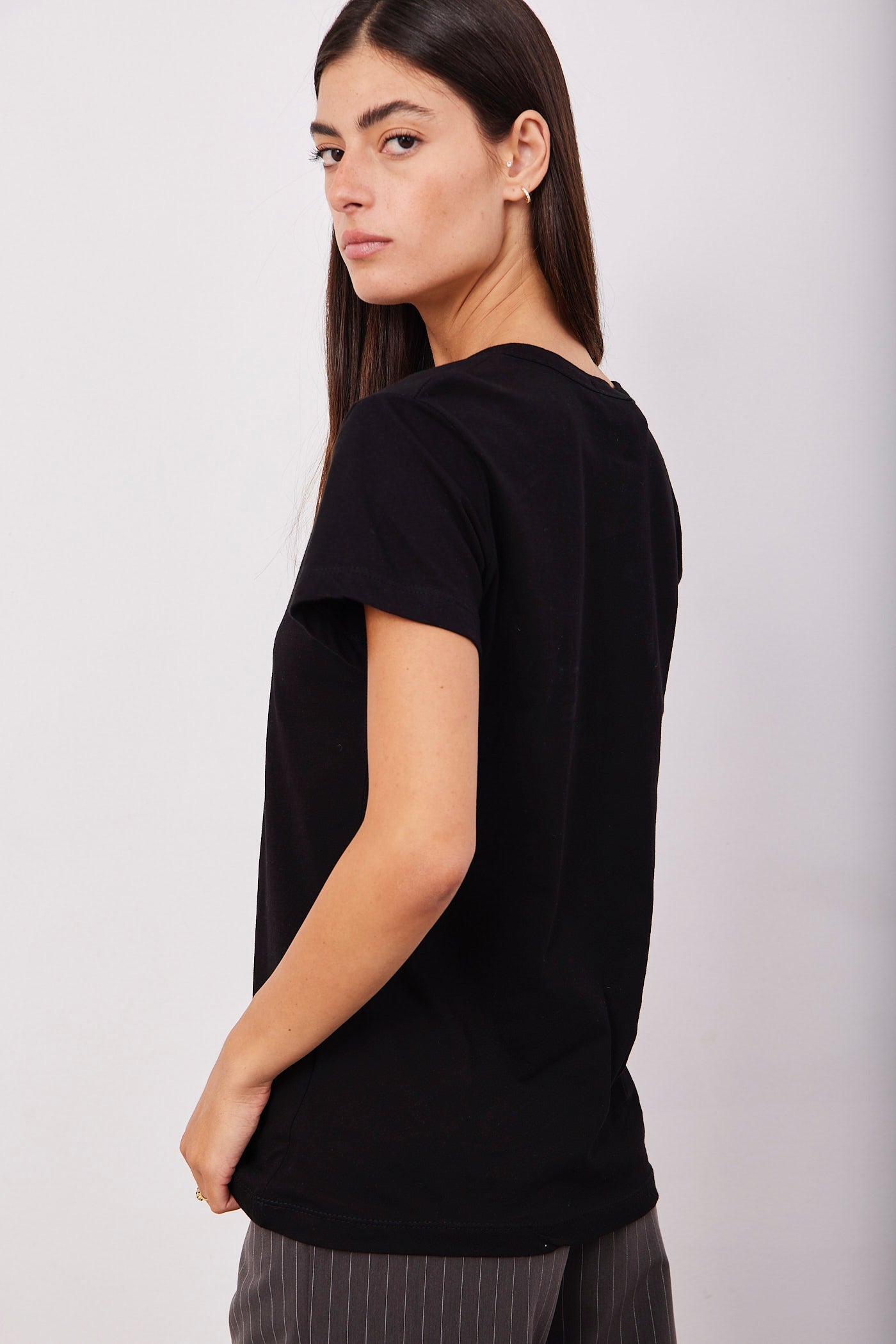 טי-שרט וי כותנה - ITAY BRANDS