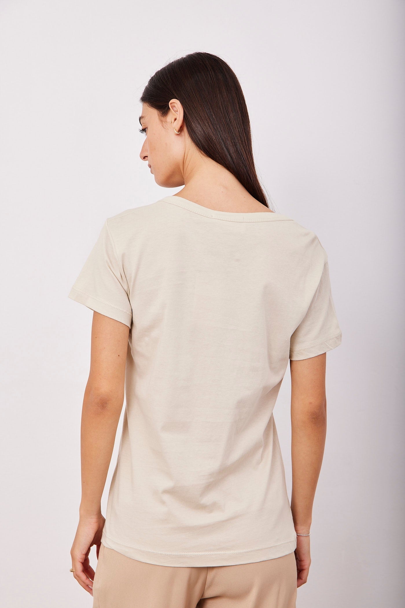 טי-שרט וי כותנה - ITAY BRANDS